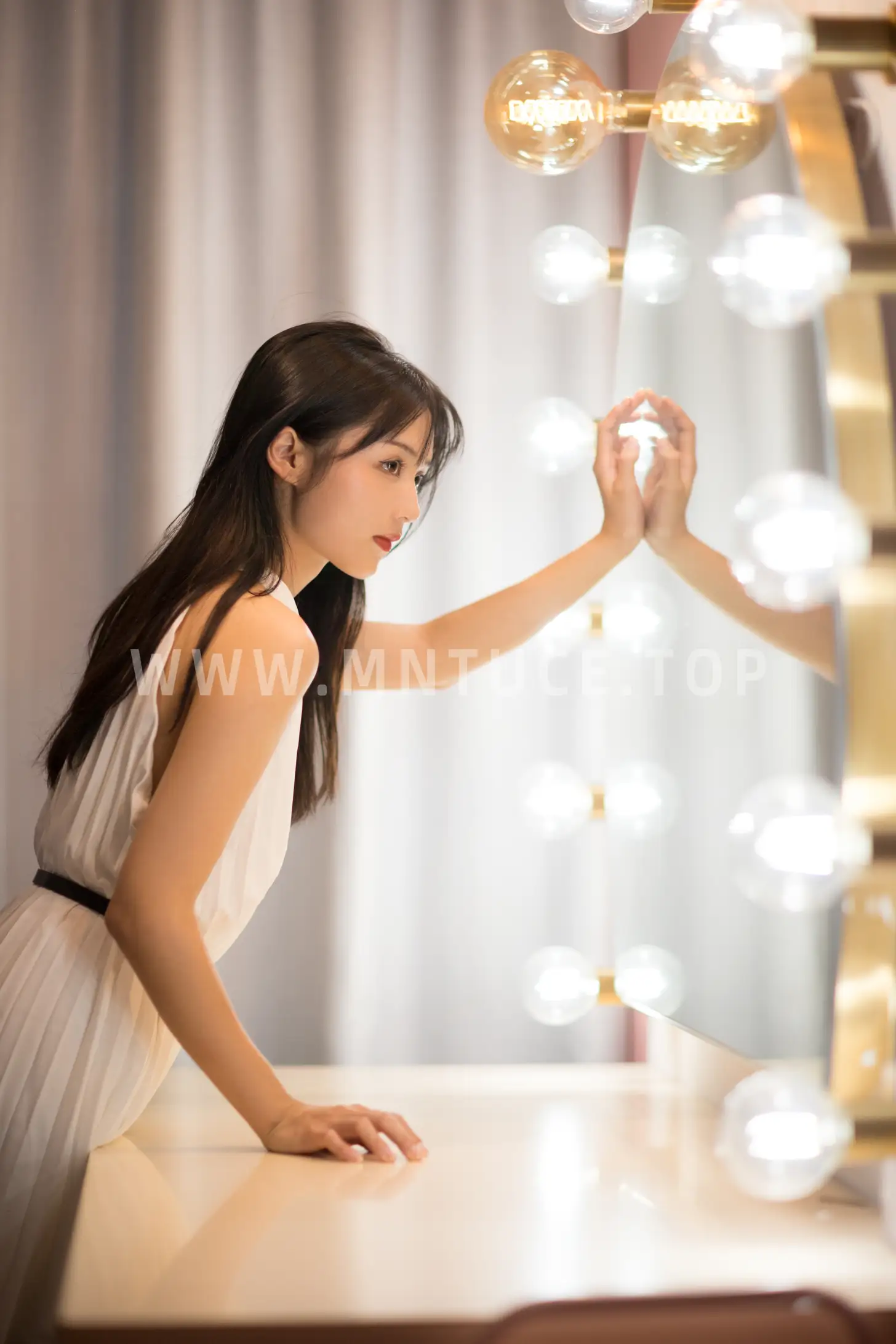 [艺图语] 2021.11.04 Vol.416 – 白色连衣裙 雨文#[22P]-9