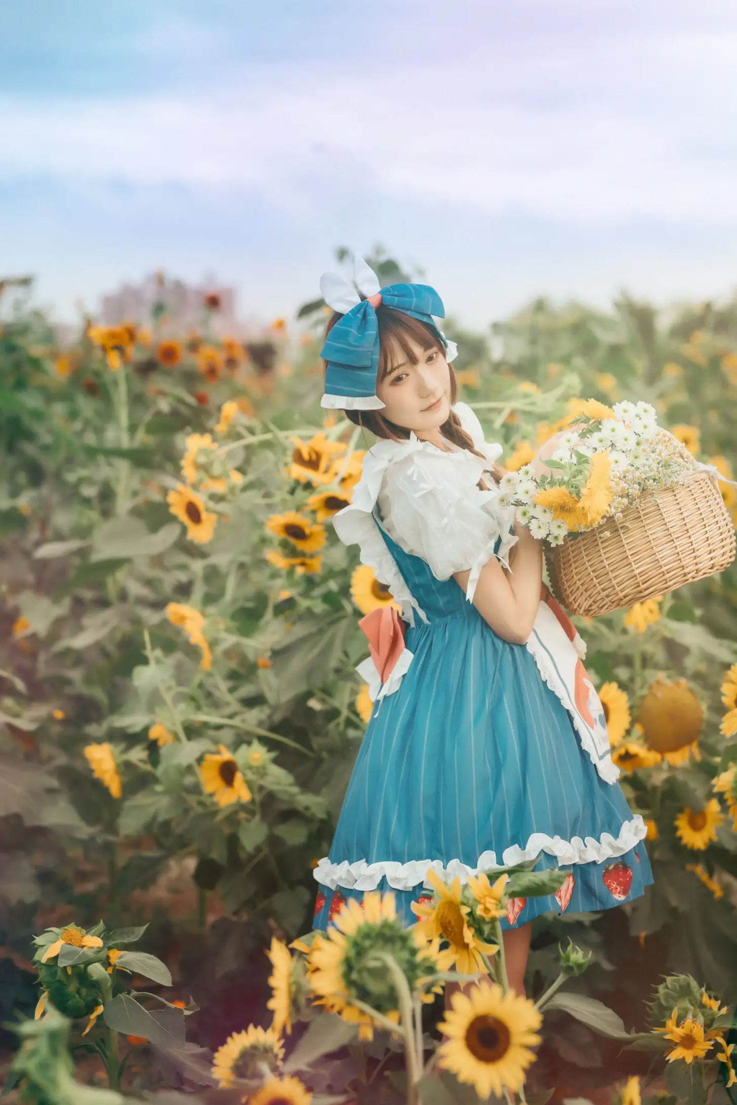 [艺图语] 2022.07.18 Vol.1515 – 甜甜向日葵女孩 兔子Zzz不吃胡萝卜#[32P]-1