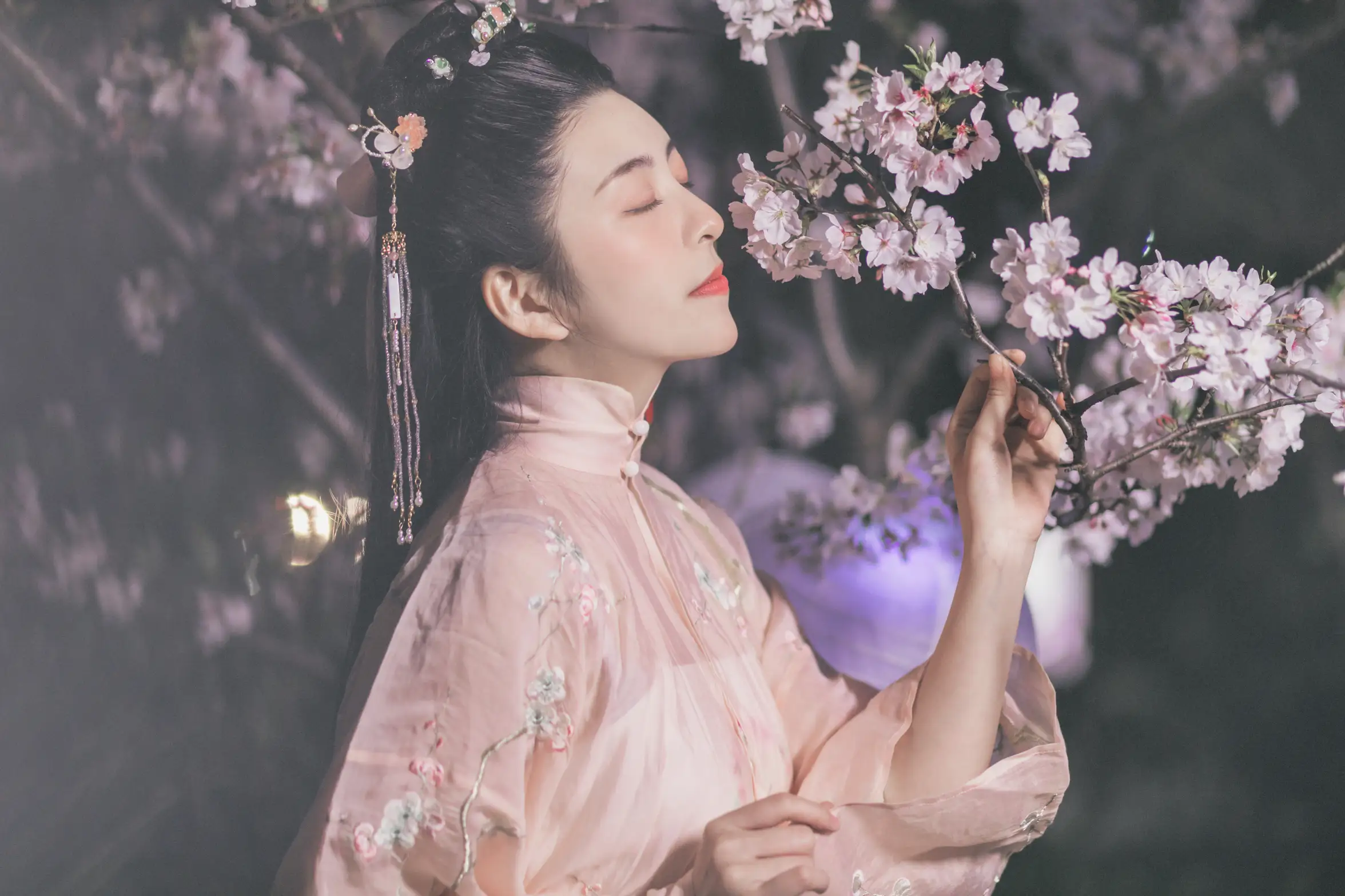 [艺图语] 2022.08.02 Vol.1607 – 夜樱 秘制大何酱#[25P]-1