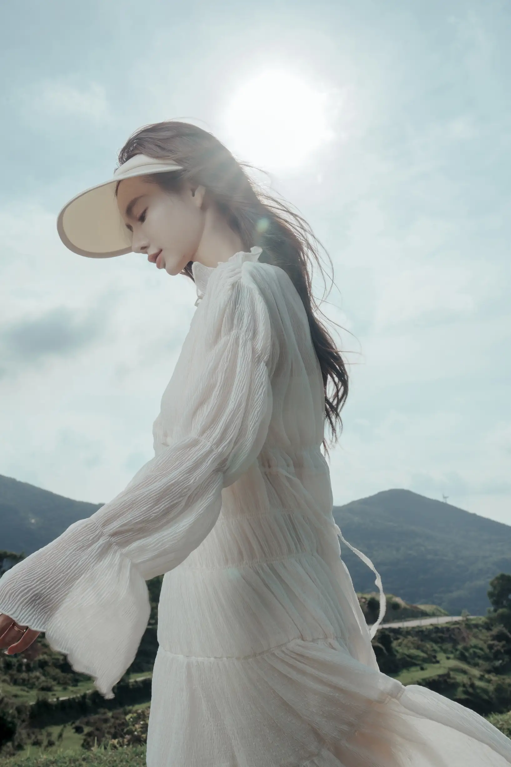 [艺图语] 2022.08.01 Vol.1601 – 山谷之间，烈日之下 姝雯同学#[60P]-1