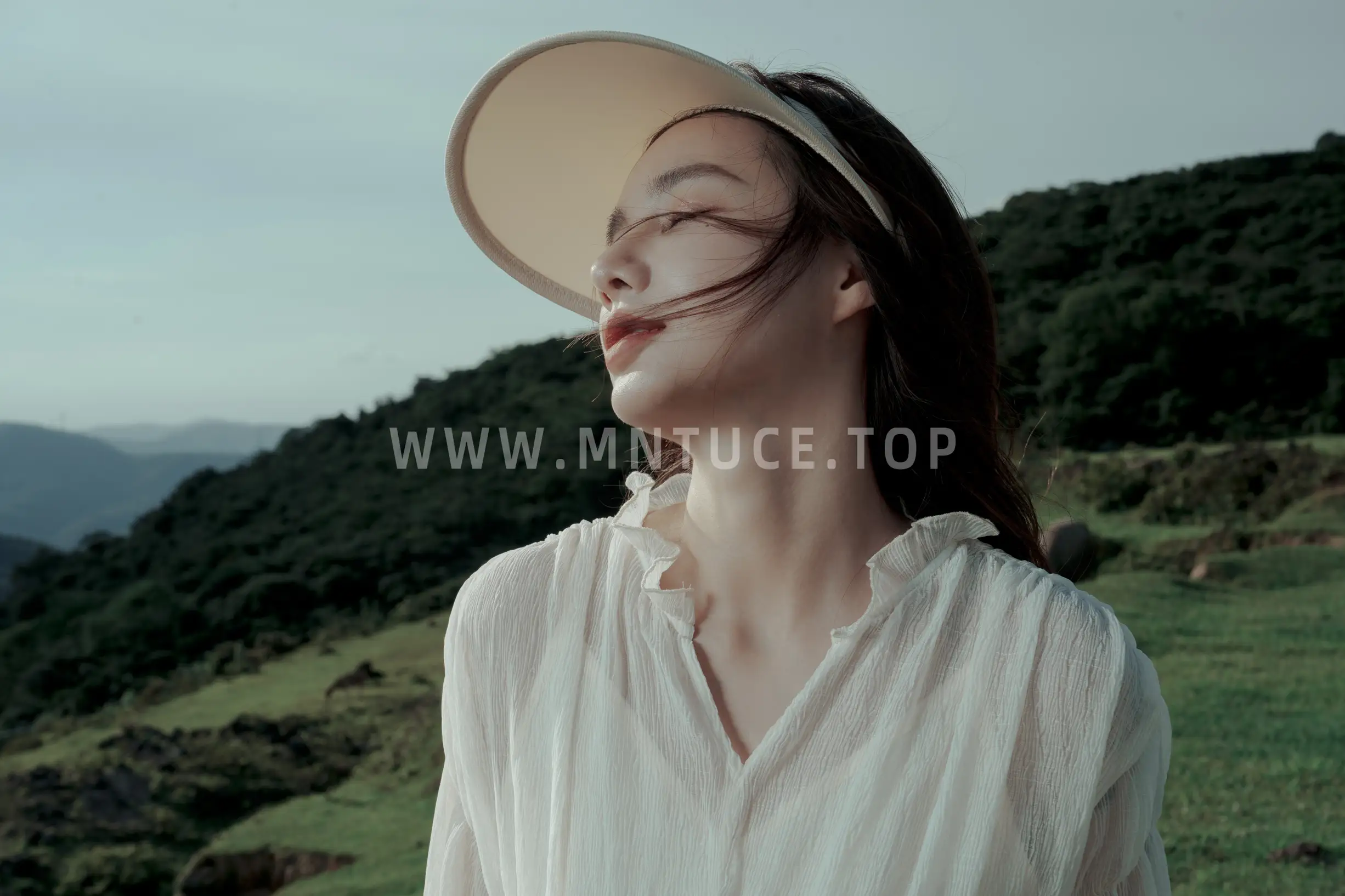 [艺图语] 2022.08.01 Vol.1601 – 山谷之间，烈日之下 姝雯同学#[60P]-8