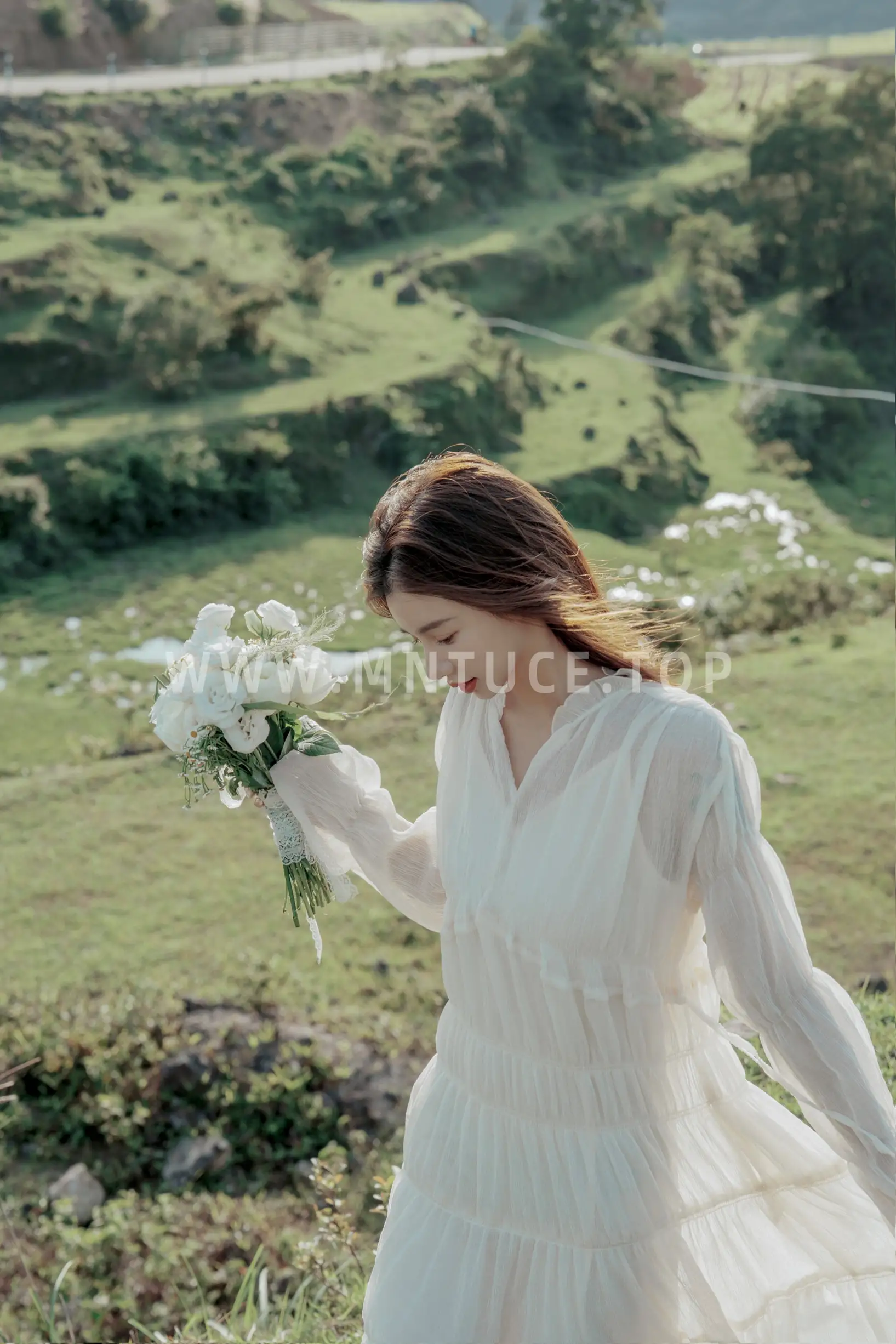 [艺图语] 2022.08.01 Vol.1601 – 山谷之间，烈日之下 姝雯同学#[60P]-4