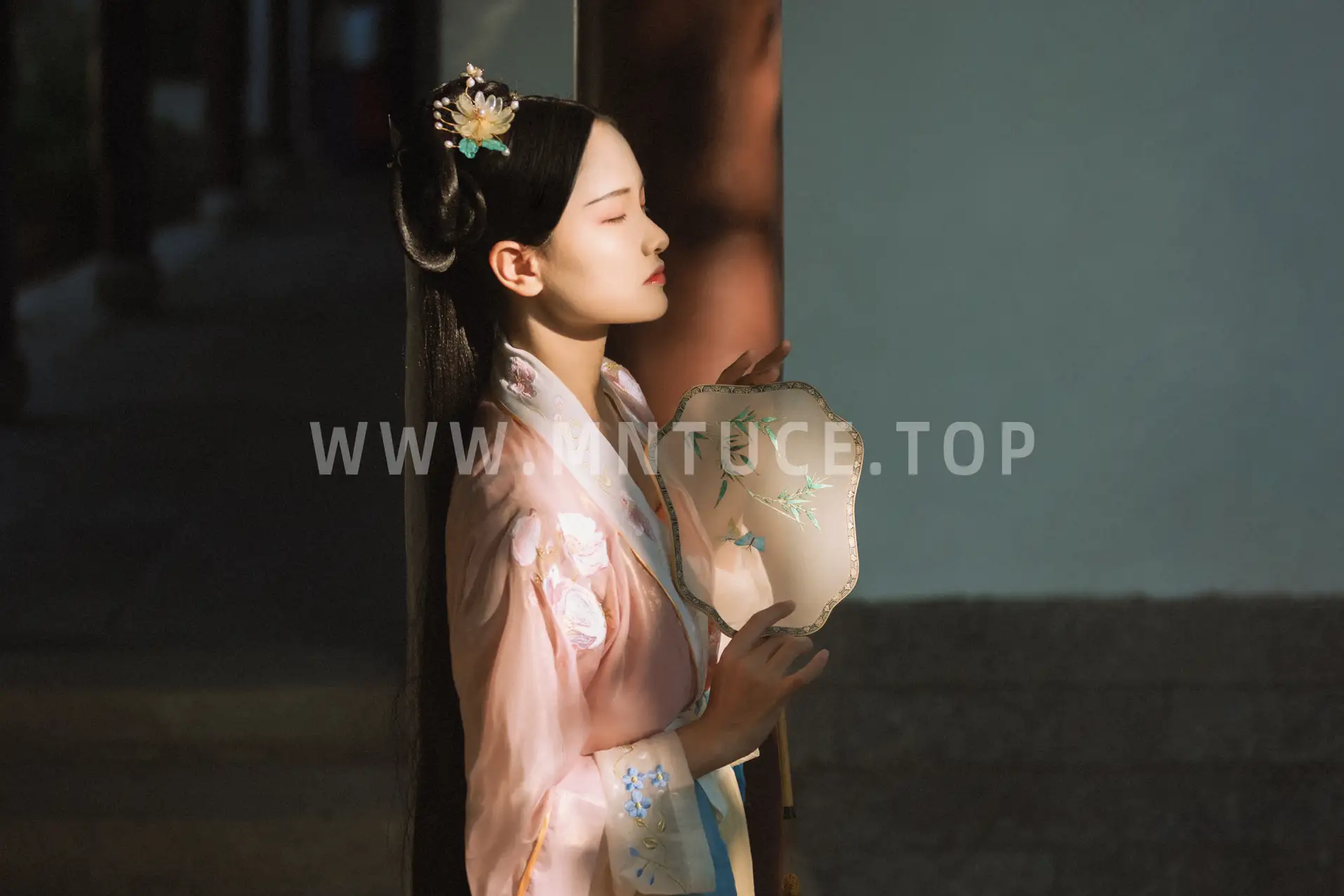 [艺图语] 2021.10.26 Vol.392 – 千万绪 清酒#[22P]-9