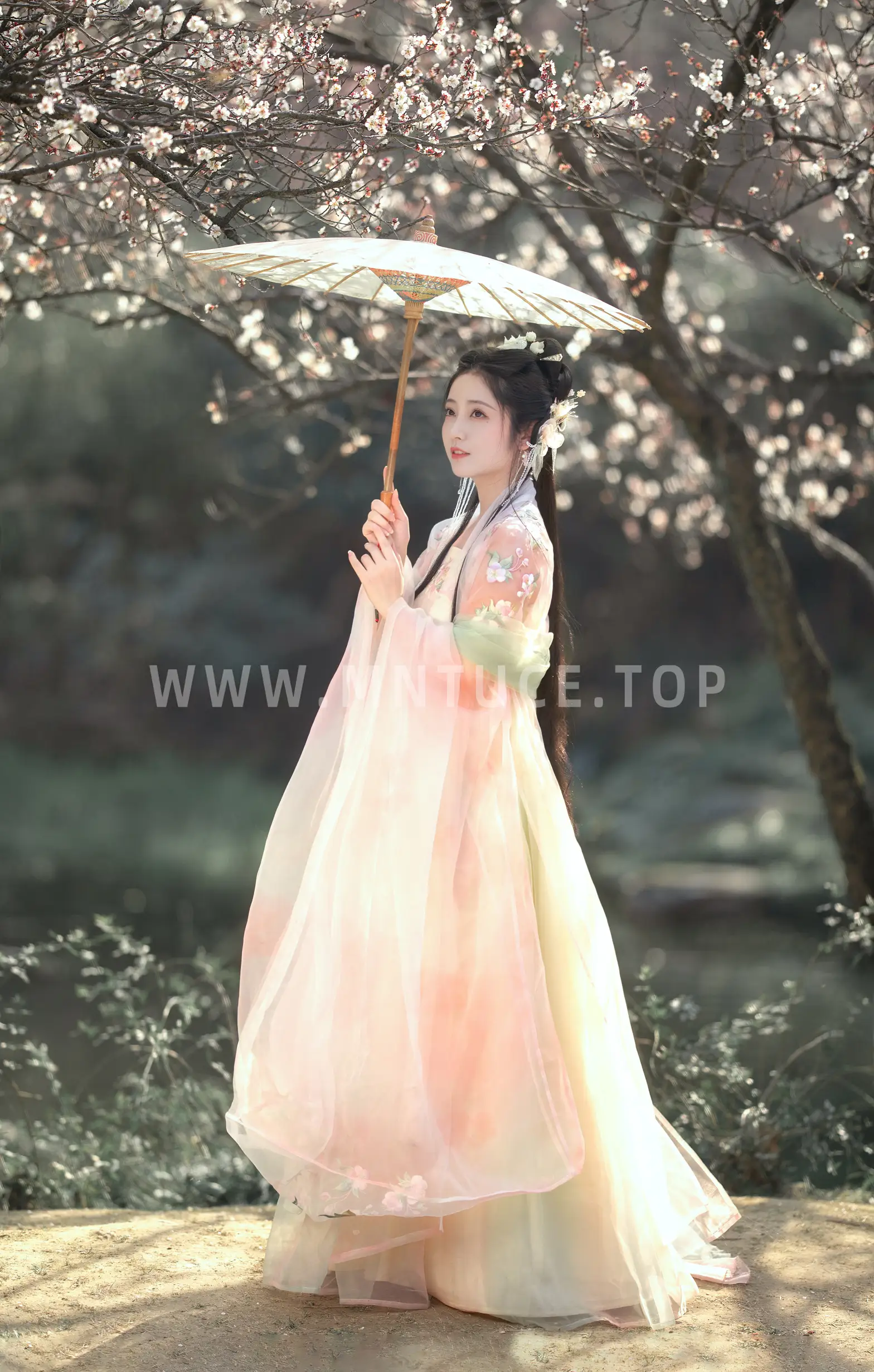 [艺图语] 2022.06.04 Vol.1075 – 暗香 小温暖想要个大太阳#[22P]-4