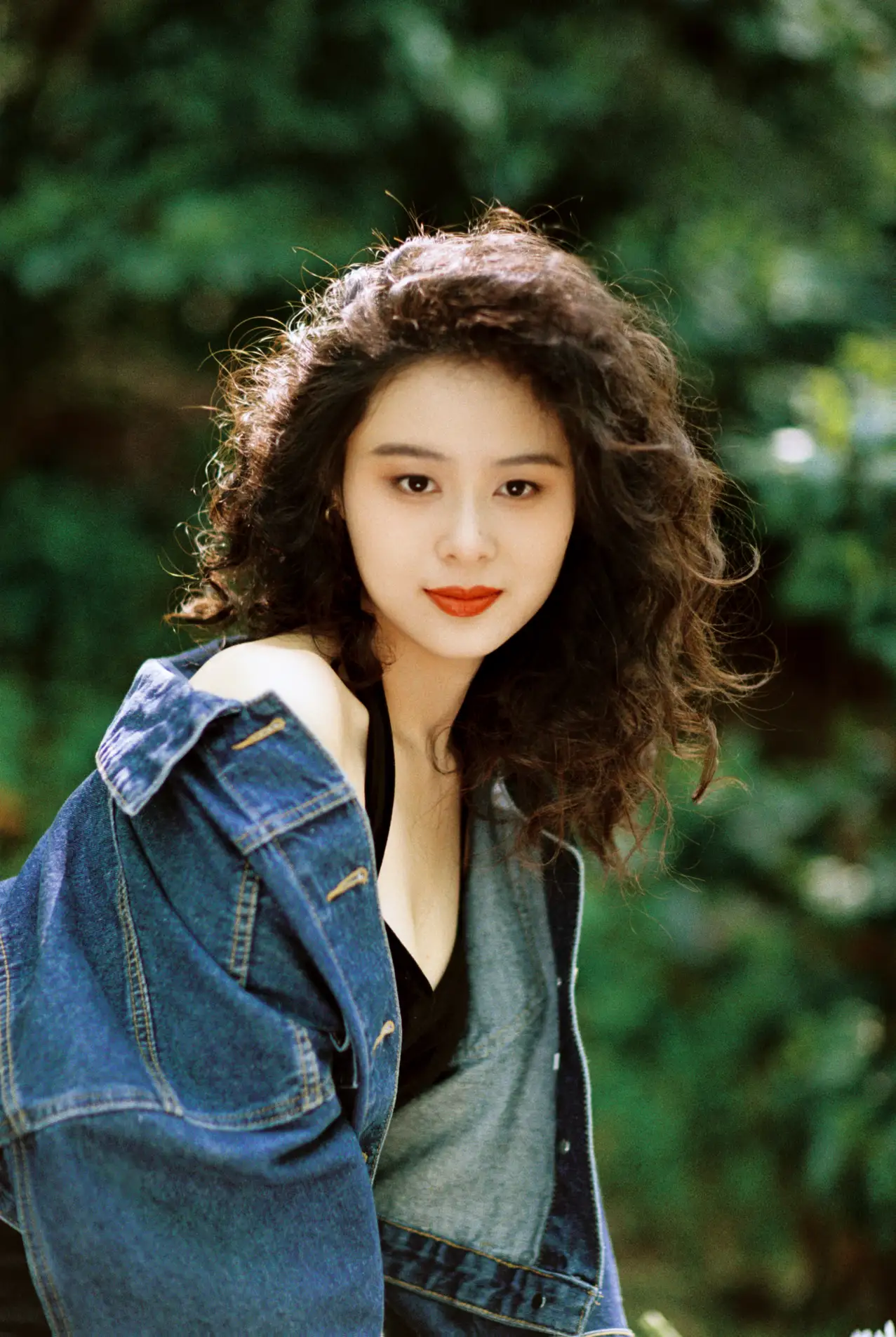 [艺图语] 2022.05.17 Vol.0908 – 港风胶片 sisi#[24P]-10