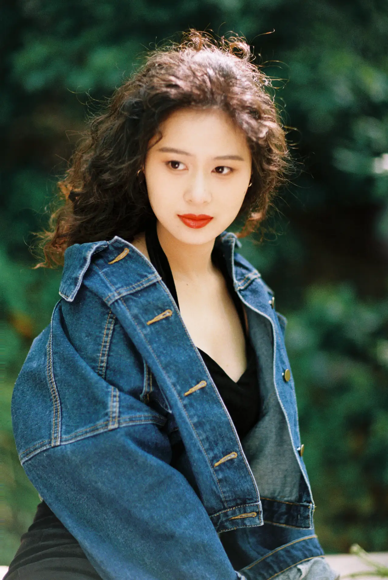 [艺图语] 2022.05.17 Vol.0908 – 港风胶片 sisi#[24P]-1