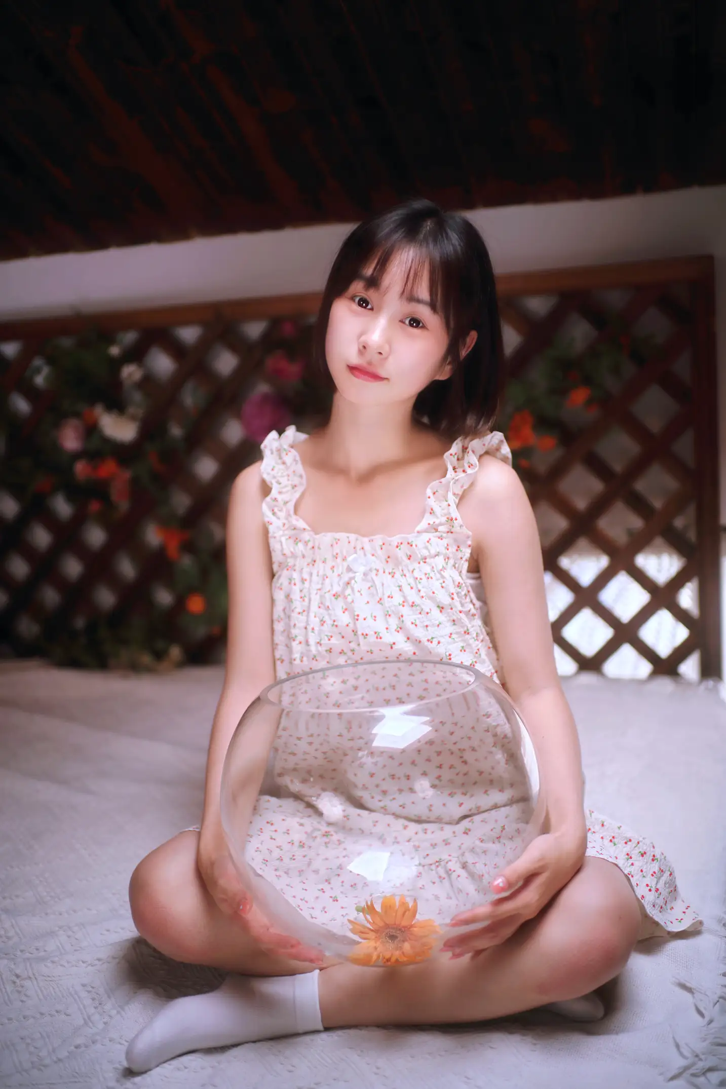 [艺图语] 2022.08.06 Vol.1636 – 疯狂的鱼缸是我的宇航服，我带上心爱的非洲菊去登月 小微#[29P]-1