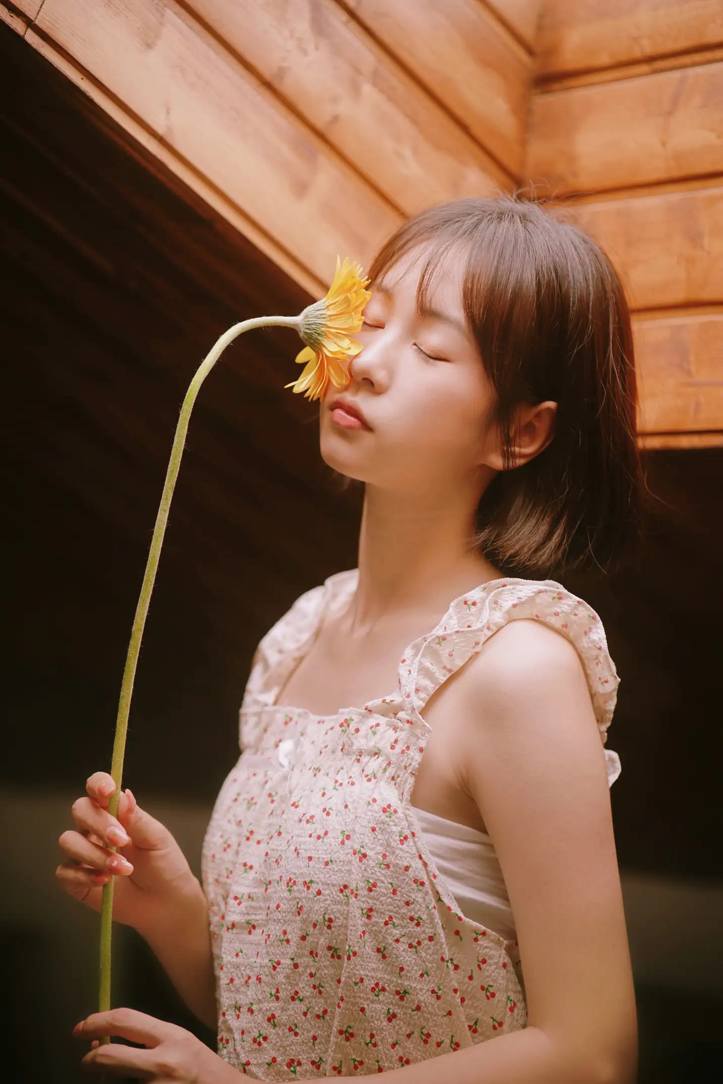 [艺图语] 2022.08.06 Vol.1636 – 疯狂的鱼缸是我的宇航服，我带上心爱的非洲菊去登月 小微#[29P]-3