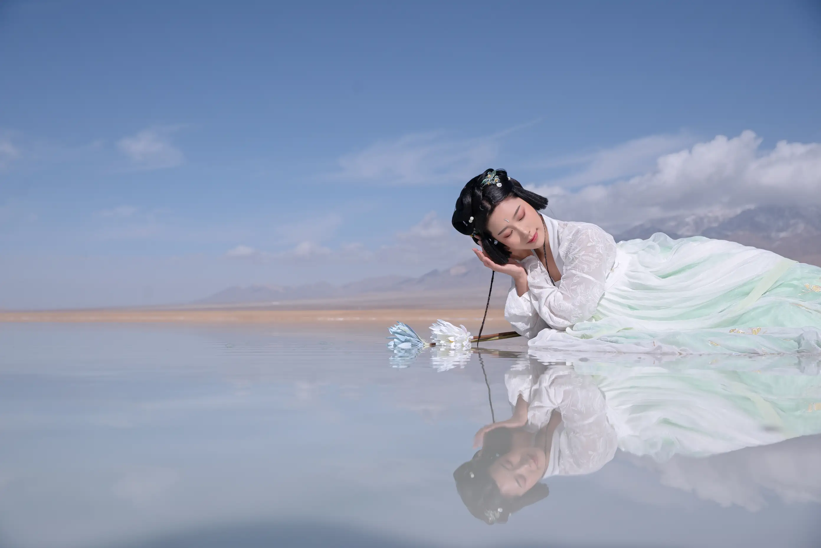 [艺图语] 2022.07.05 Vol.1391 – 云霄 木景抒#[22P]-1