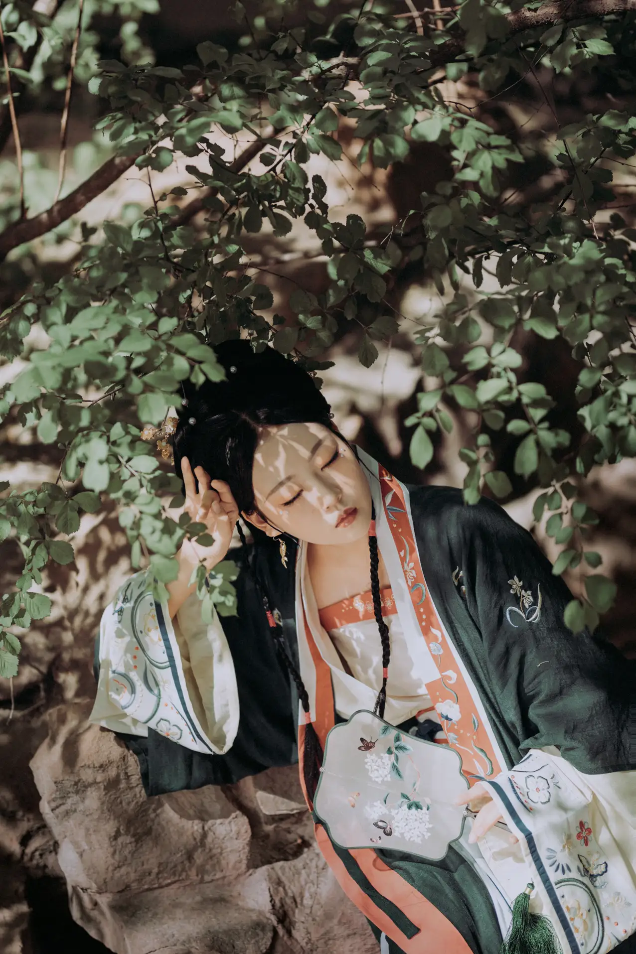 [艺图语] 2021.10.06 Vol.332 – 伤春逝 茜茜#[25P]-6