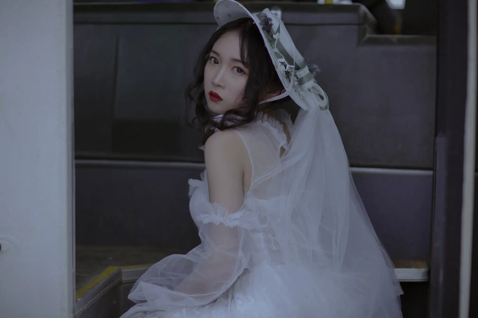 [艺图语] 2022.06.25 Vol.1289 – 为自己穿一次婚纱 月下桑小川#[33P]-5