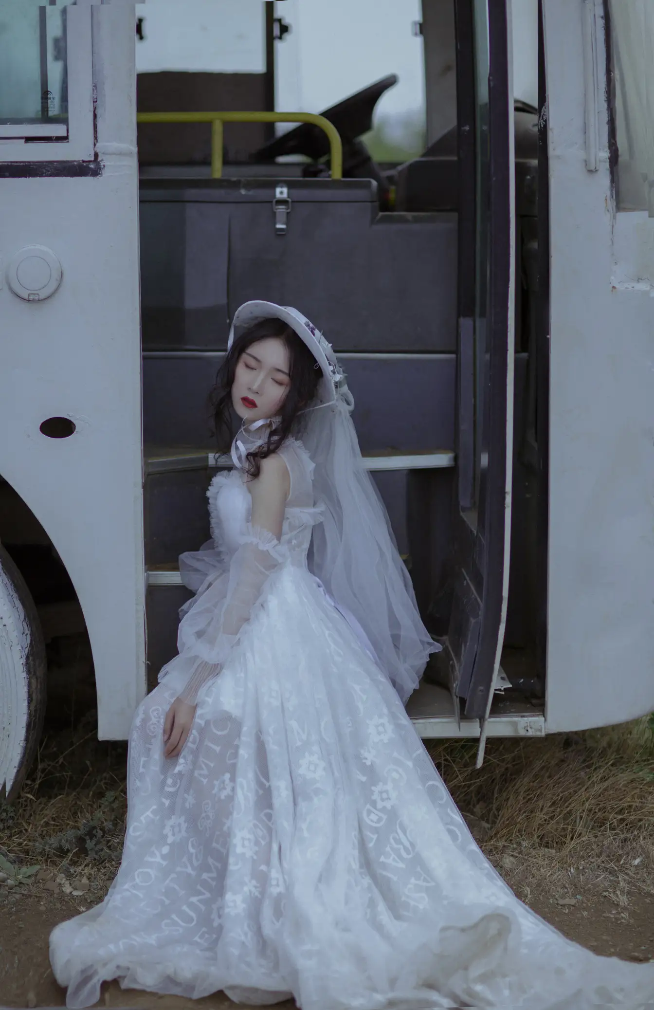 [艺图语] 2022.06.25 Vol.1289 – 为自己穿一次婚纱 月下桑小川#[33P]-6