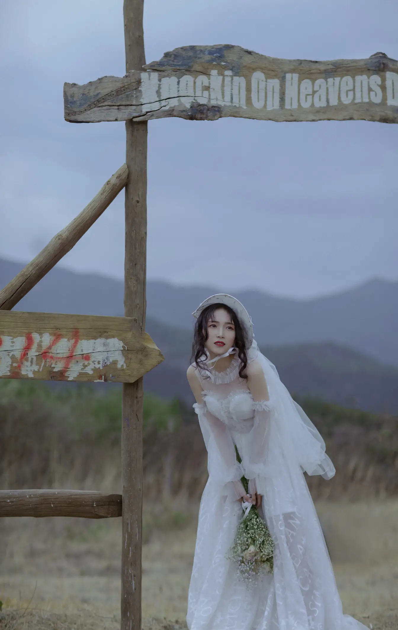 [艺图语] 2022.06.25 Vol.1289 – 为自己穿一次婚纱 月下桑小川#[33P]-1