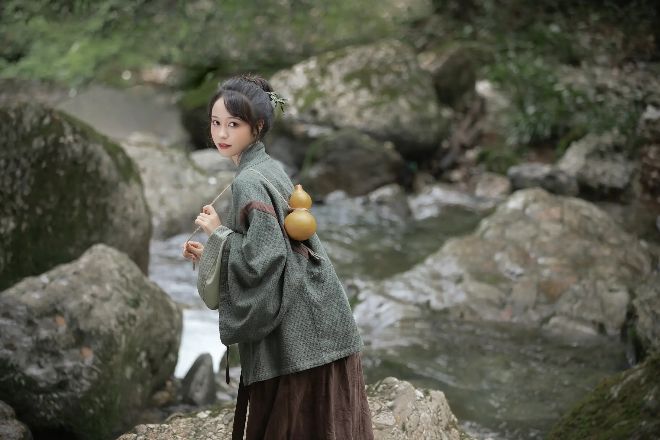[艺图语] 2022.08.13 Vol.1695 – 上山 梨一依#[38P]-10