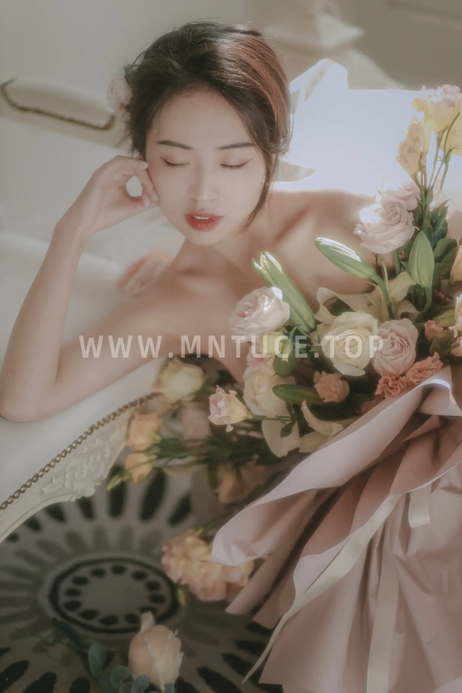 [艺图语] 2022.07.02 Vol.1353 – 花与少女 小朱#[36P]-9