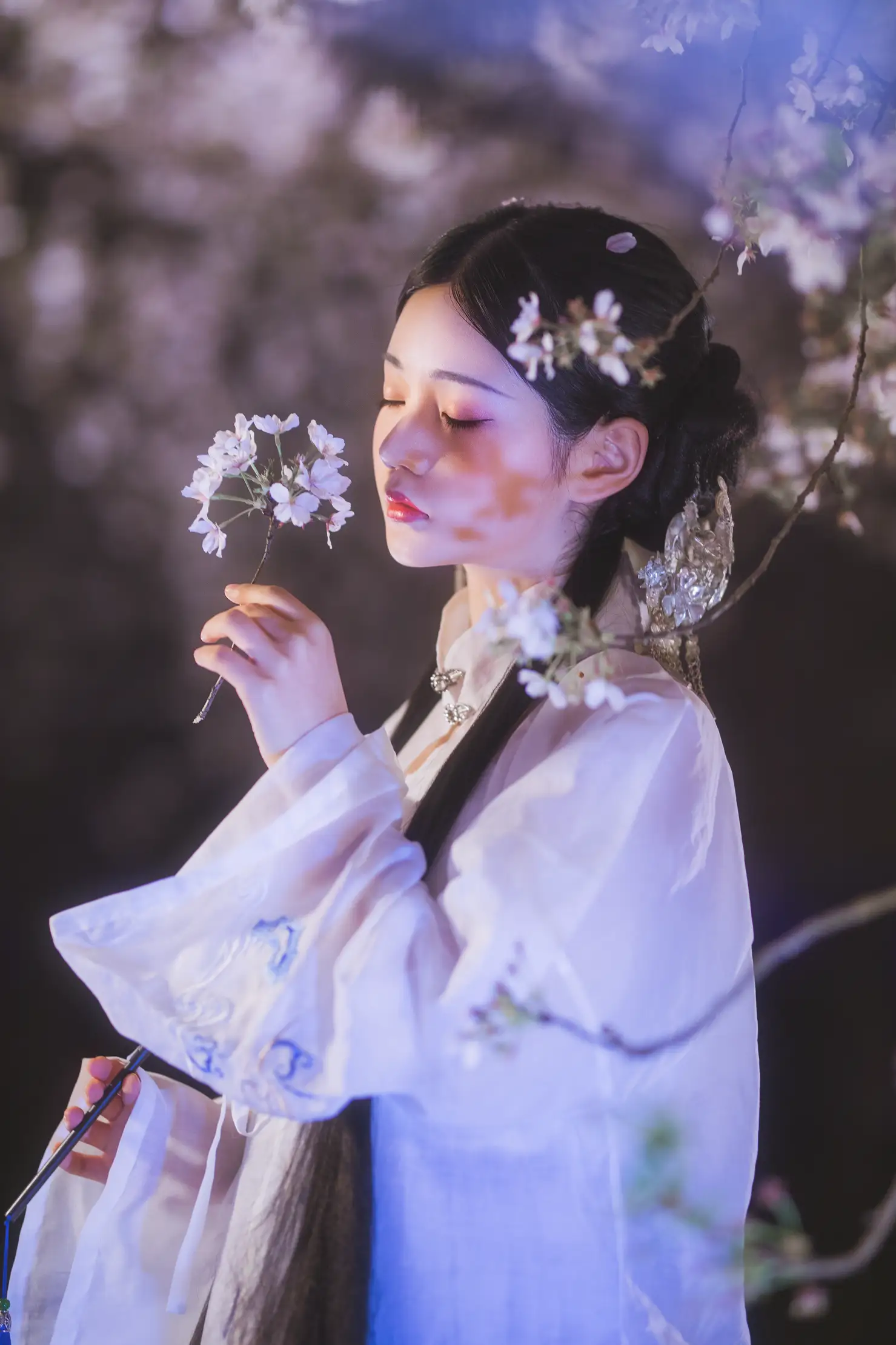 [艺图语] 2022.05.11 Vol.850 – 梦遣看花人 吴莹琨琨#[22P]-1