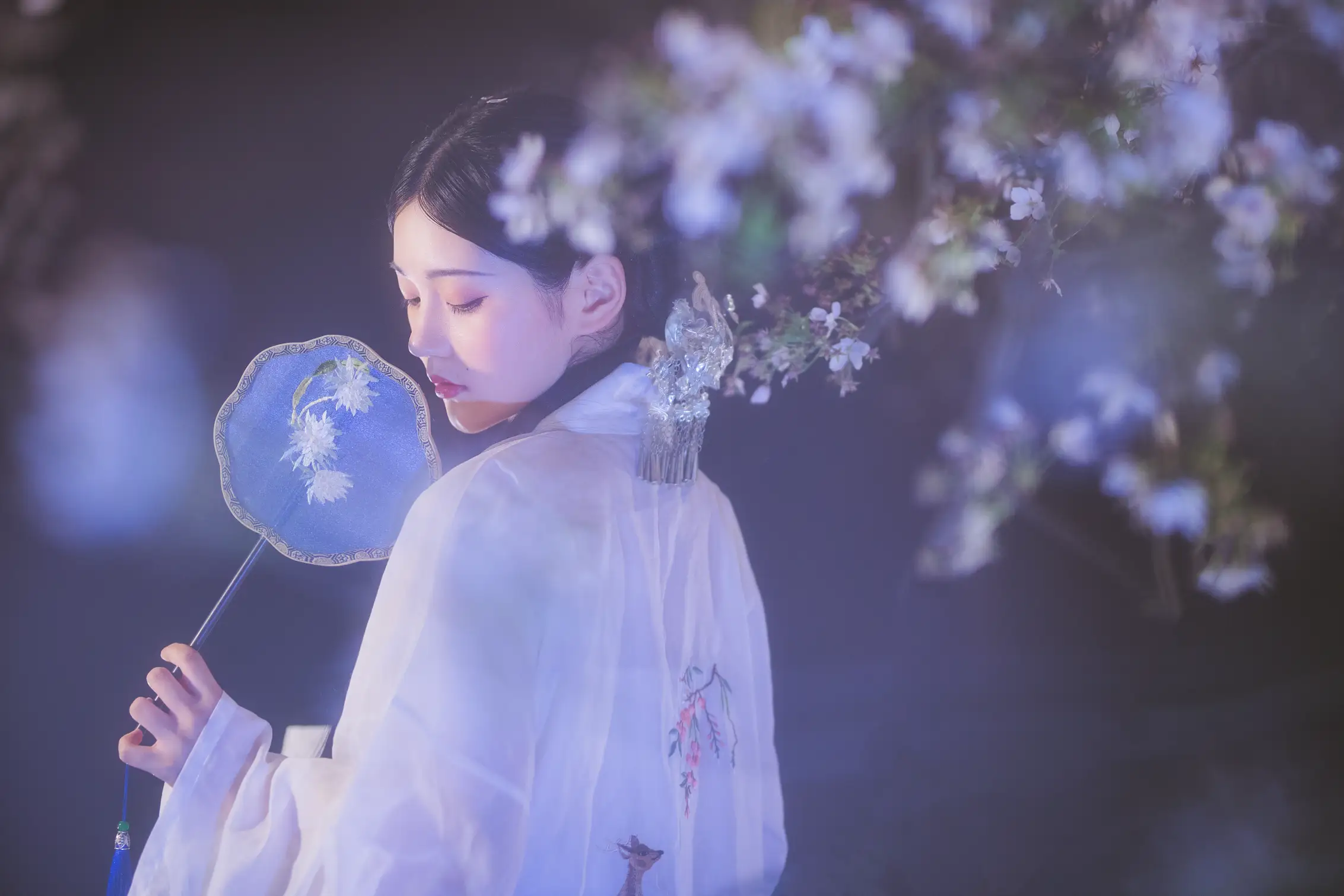 [艺图语] 2022.05.11 Vol.850 – 梦遣看花人 吴莹琨琨#[22P]-5