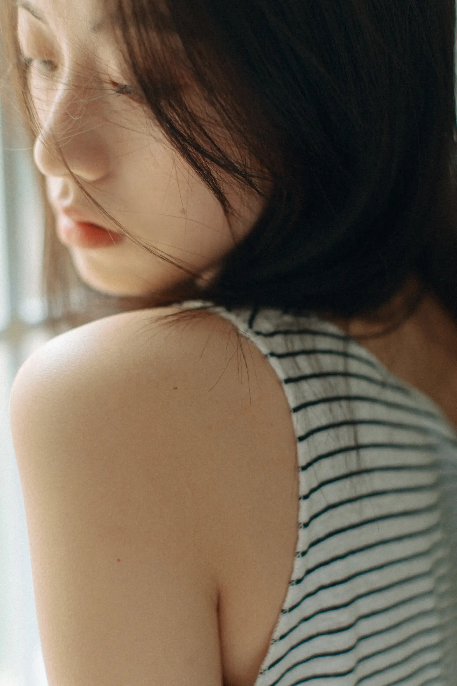 [艺图语] 2022.06.01 Vol.1050 – 寝居女子写真集 九月#[34P]-2