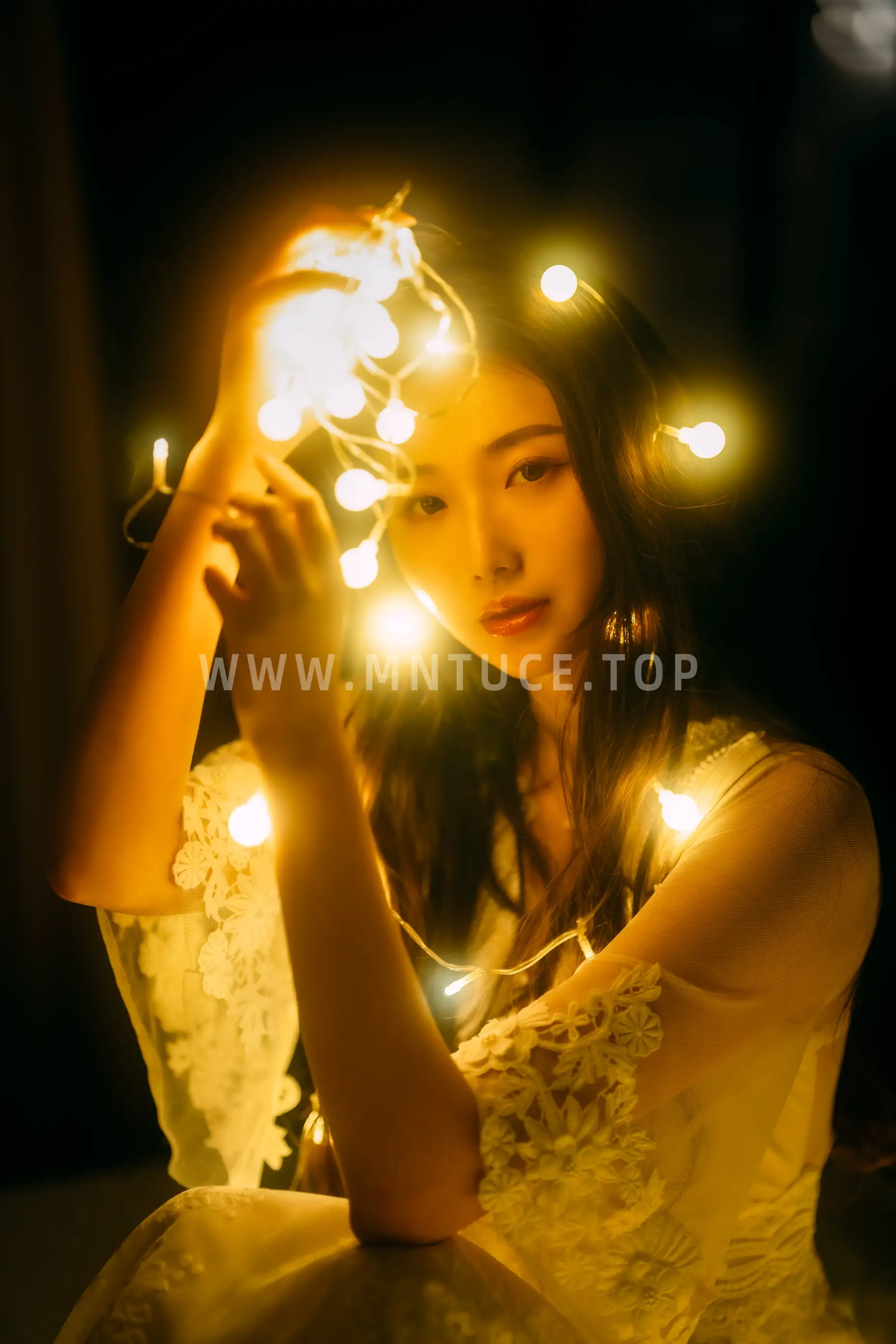 [艺图语] 2022.05.13 Vol.870 – 微光美人 麻花#[47P]-10