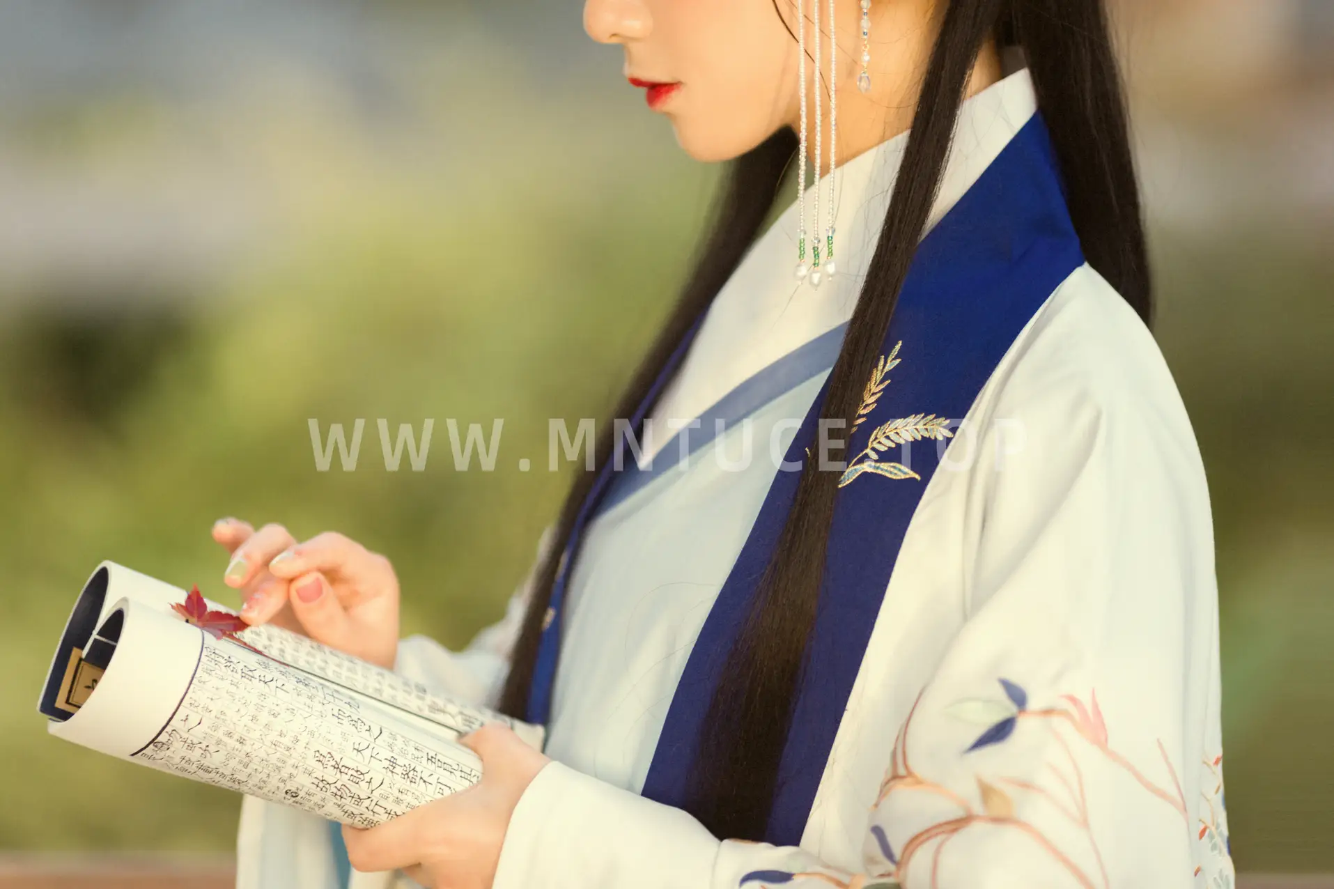 [艺图语] 2021.09.01 Vol.207 – 丹枫入秋 门门#[28P]-8