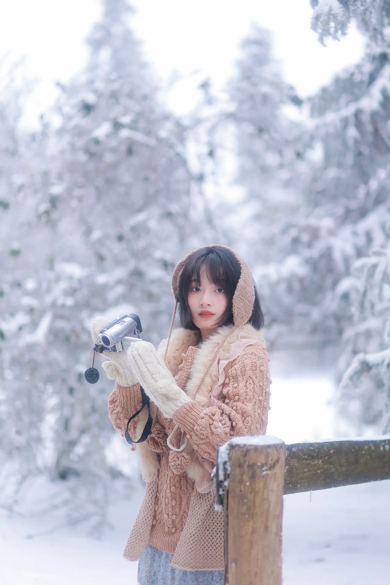 [艺图语] 2022.09.17 Vol.1970 – 嘿，一起来玩雪。 耳元在减肥#[26P]-1