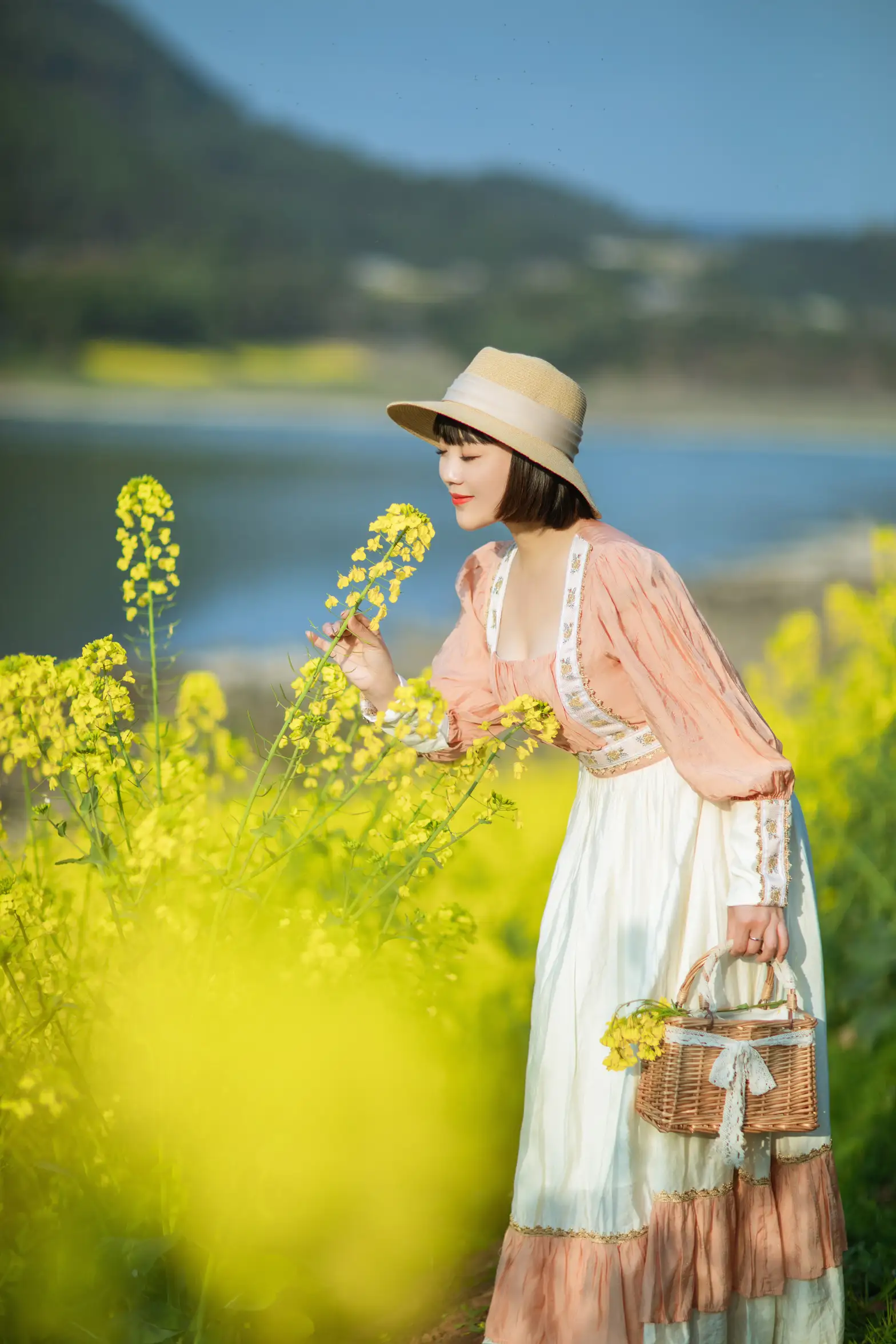 [艺图语] 2022.08.21 Vol.1753 – 春天里的姑娘 冬琴#[38P]-4