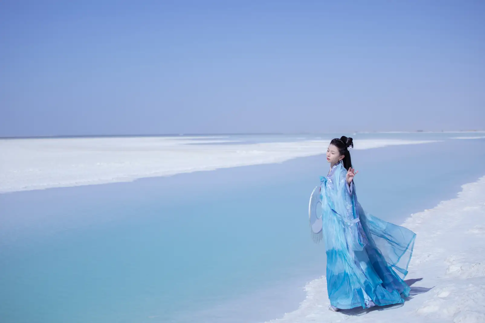 [艺图语] 2022.08.13 Vol.1693 – 风铃响，故人归 小猫里奈#[22P]-1