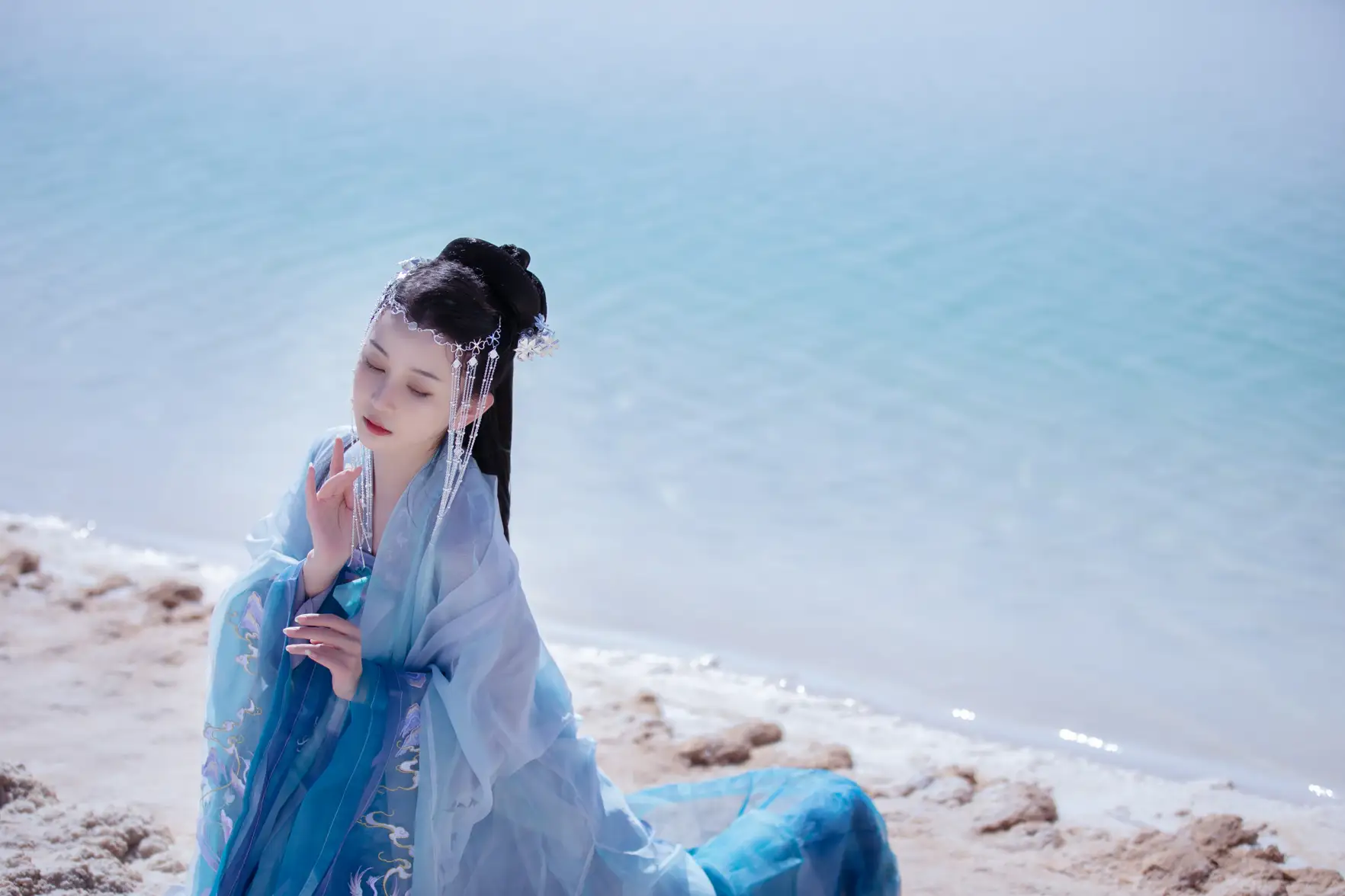 [艺图语] 2022.08.13 Vol.1693 – 风铃响，故人归 小猫里奈#[22P]-1