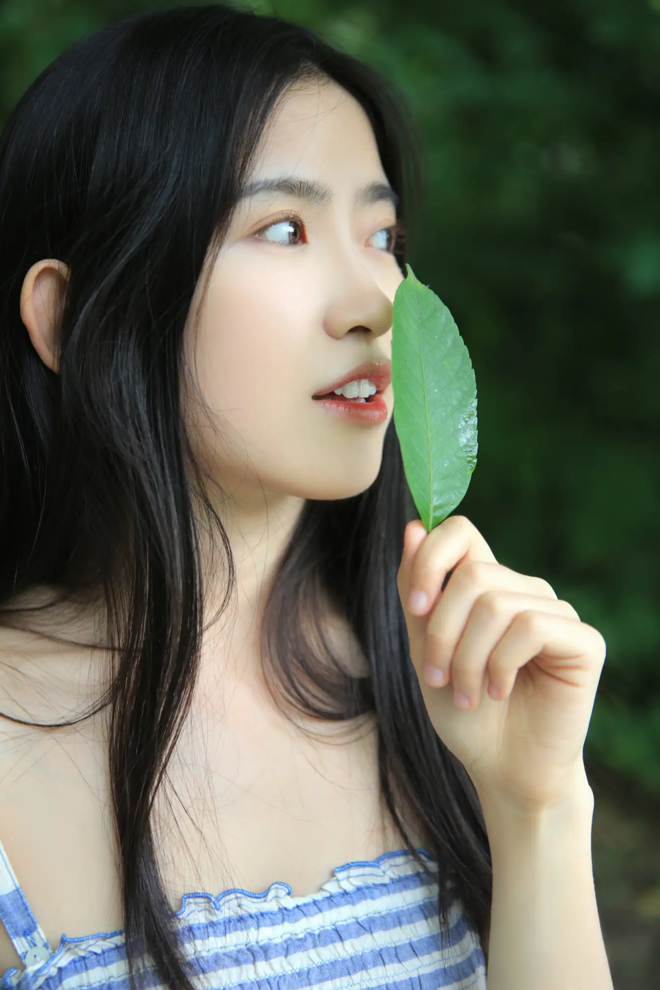 [艺图语] 2022.07.07 Vol.1410 – Hatsukio 小草草呀#[35P]-3