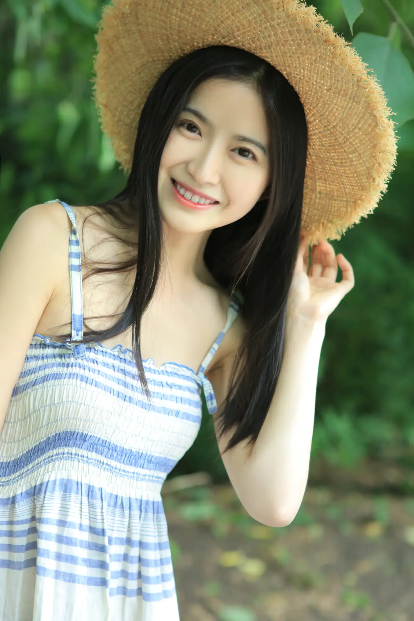 [艺图语] 2022.07.07 Vol.1410 – Hatsukio 小草草呀#[35P]-6