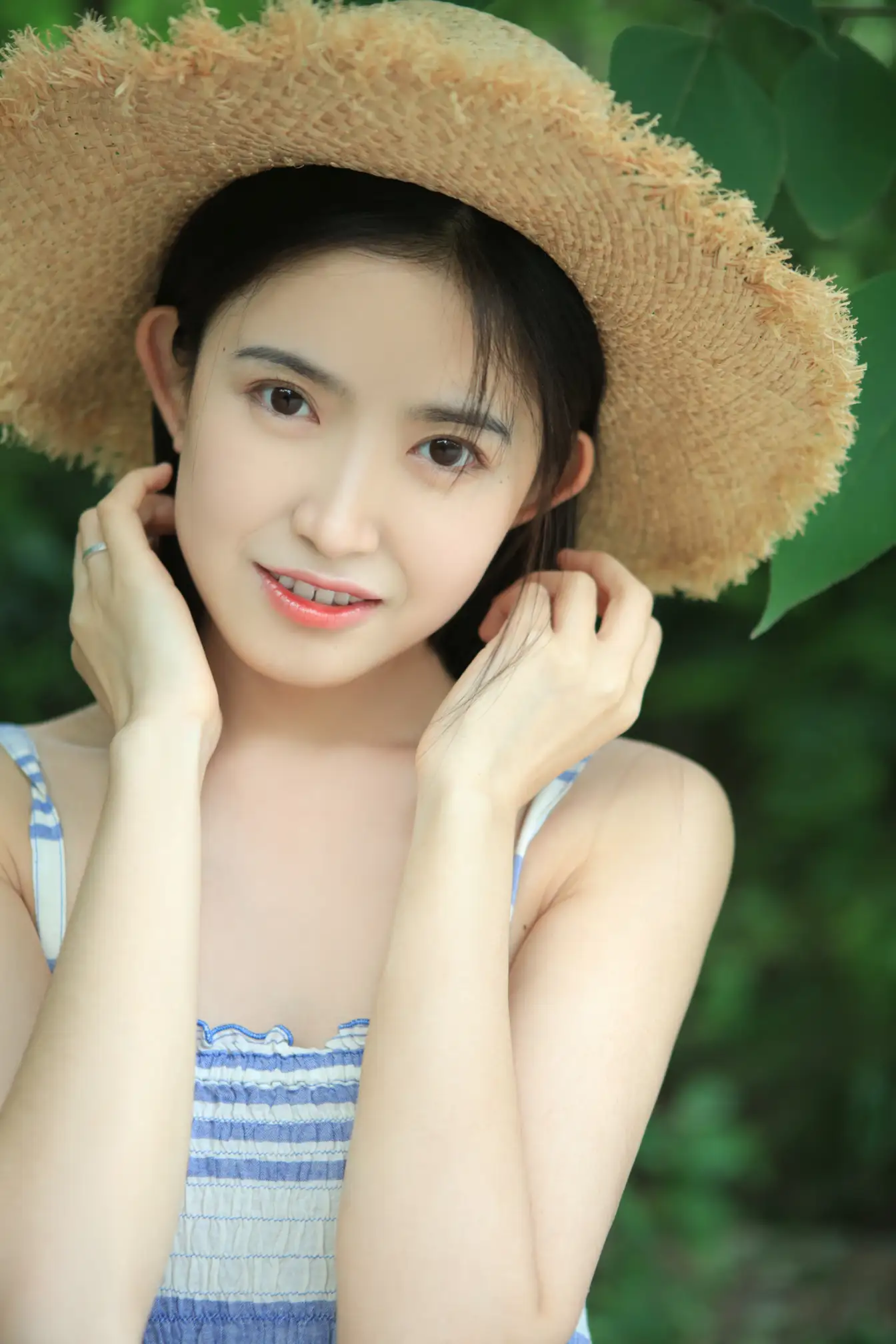 [艺图语] 2022.07.07 Vol.1410 – Hatsukio 小草草呀#[35P]-4