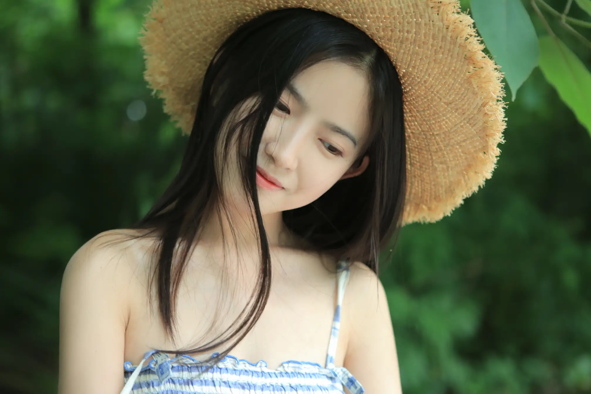 [艺图语] 2022.07.07 Vol.1410 – Hatsukio 小草草呀#[35P]-1