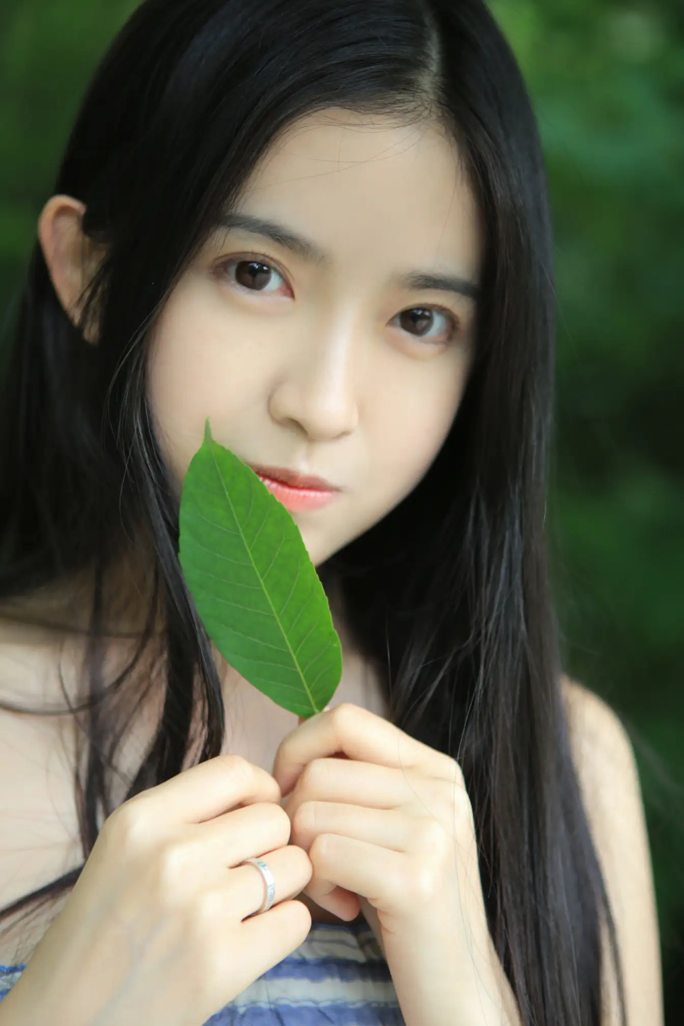 [艺图语] 2022.07.07 Vol.1410 – Hatsukio 小草草呀#[35P]-3