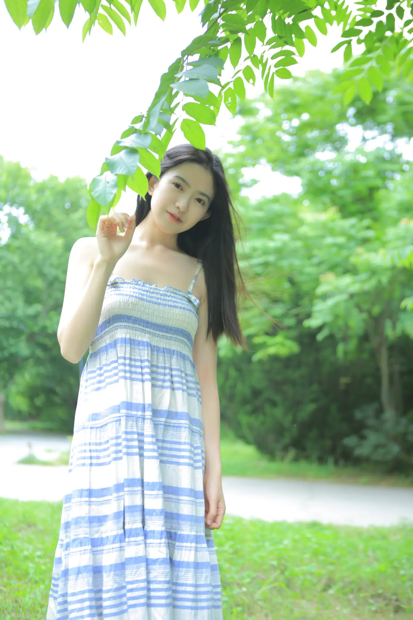 [艺图语] 2022.07.07 Vol.1410 – Hatsukio 小草草呀#[35P]-9