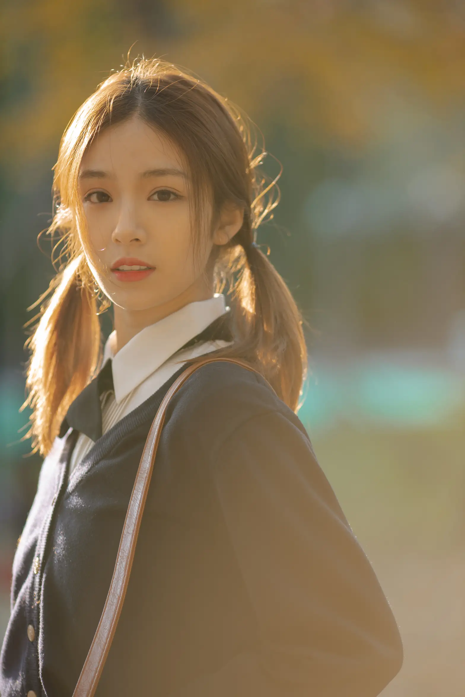 [艺图语] 2022.01.19 Vol.678 – 秋天，陪你一起看银杏 朱云慧大魔王#[28P]-2