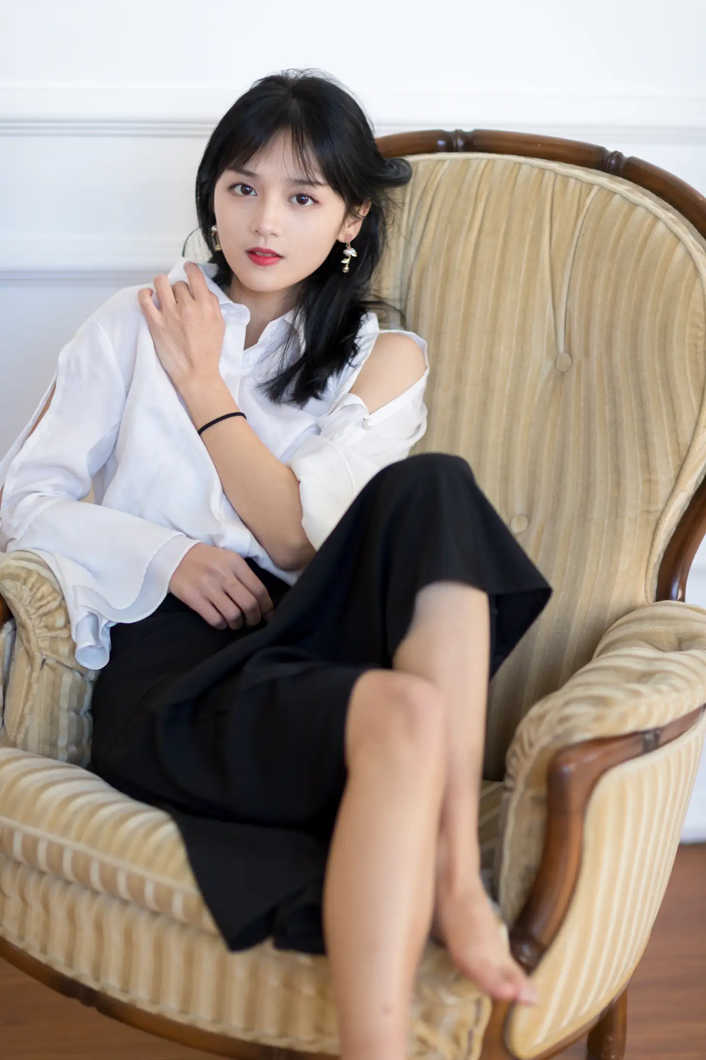 [艺图语] 2021.11.11 Vol.437 – 窗外 雨文#[22P]-2