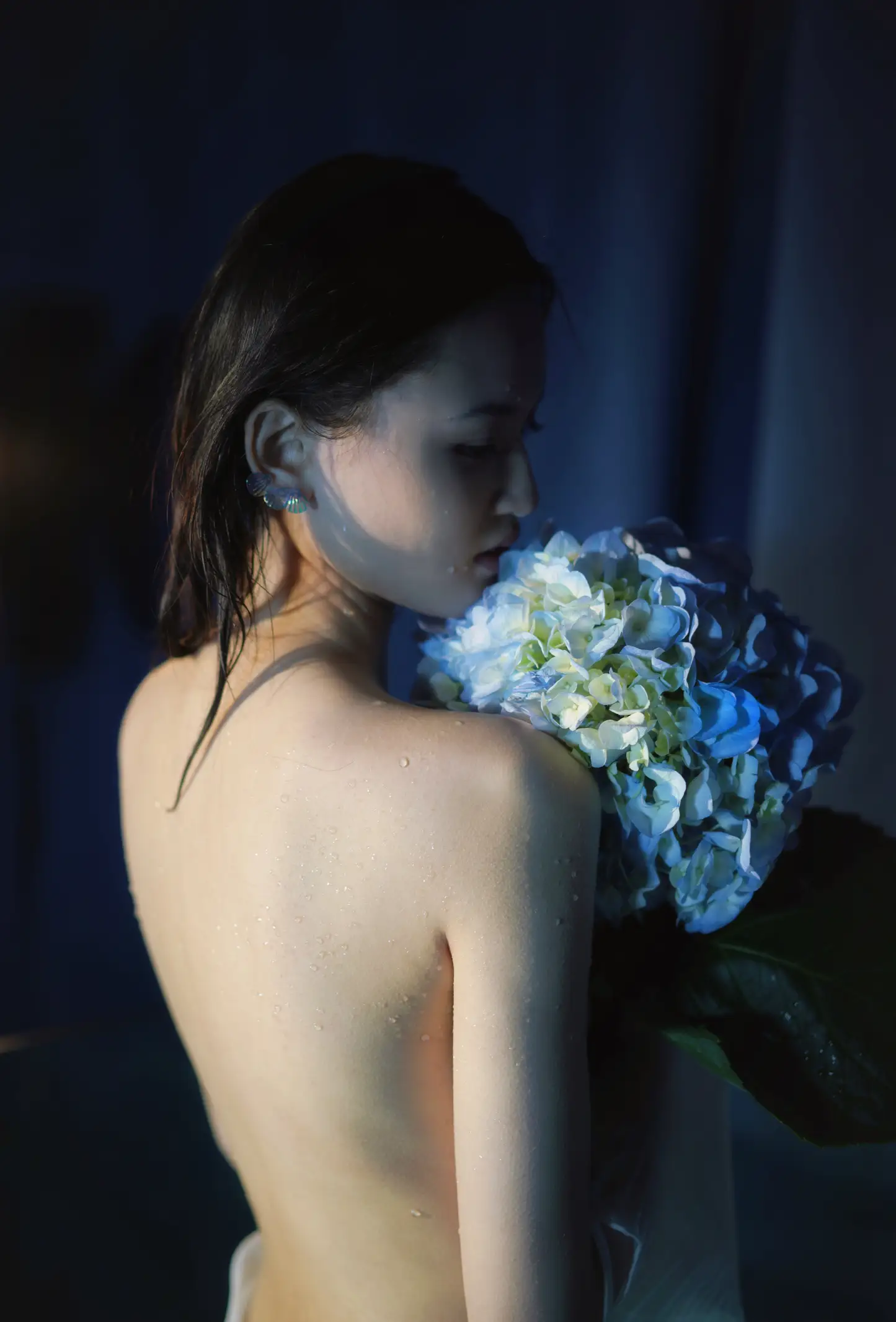 [艺图语] 2022.09.05 Vol.1876 – 水底的告白 曼球#[28P]-1