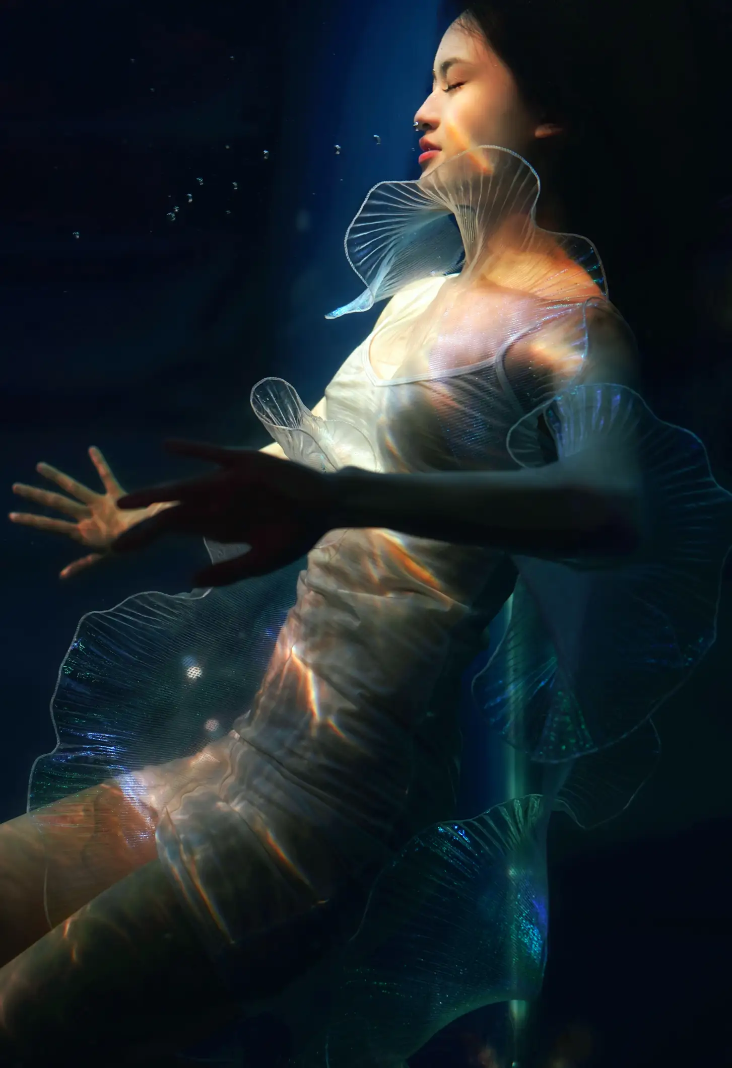 [艺图语] 2022.09.05 Vol.1876 – 水底的告白 曼球#[28P]-3