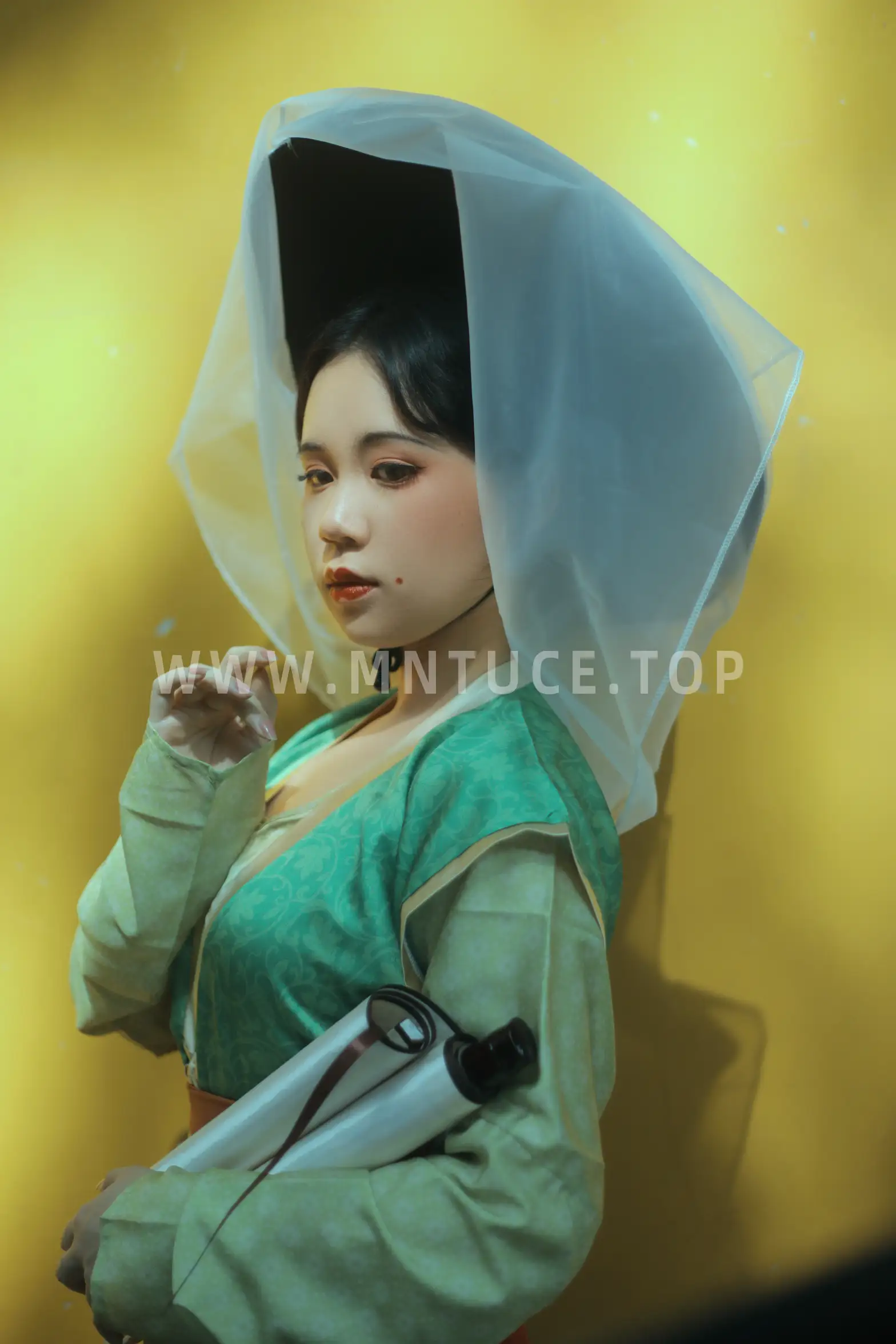 [艺图语] 2022.08.14 Vol.1704 – 踏青 一只高高#[22P]-8