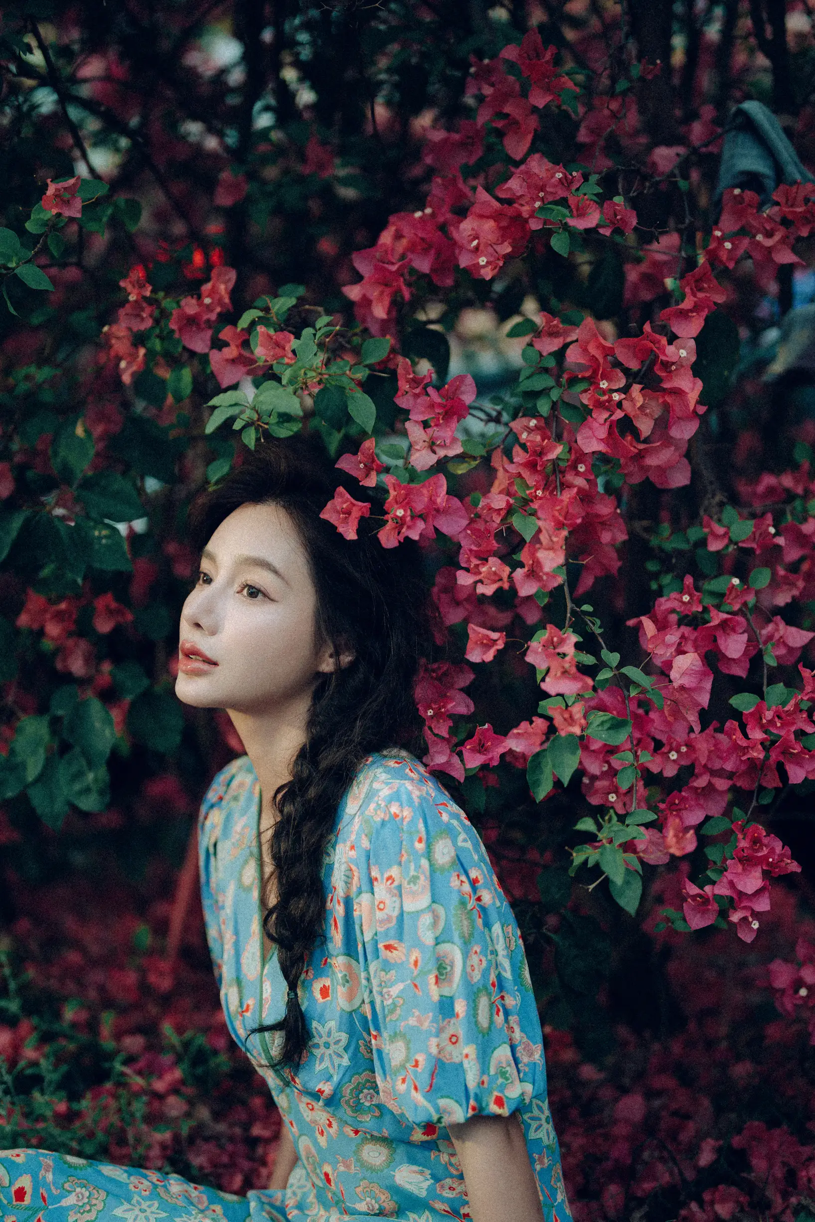 [艺图语] 2022.06.25 Vol.1282 – 发光的发丝，三角梅瀑布下的女神 姝雯同学#[55P]-7