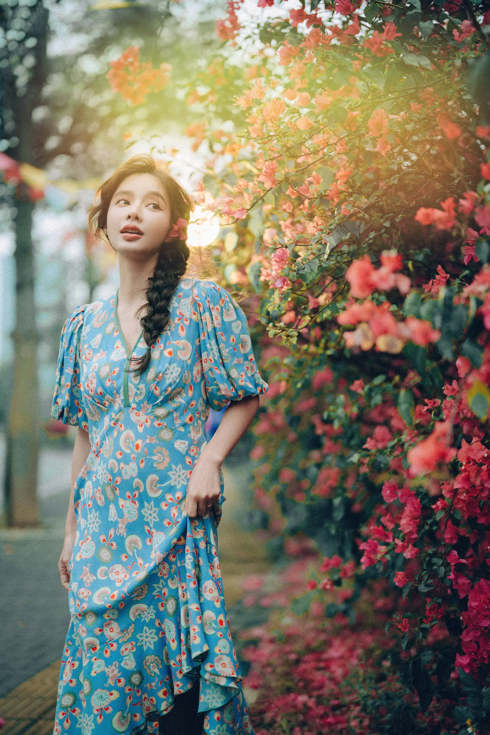 [艺图语] 2022.06.25 Vol.1282 – 发光的发丝，三角梅瀑布下的女神 姝雯同学#[55P]-10