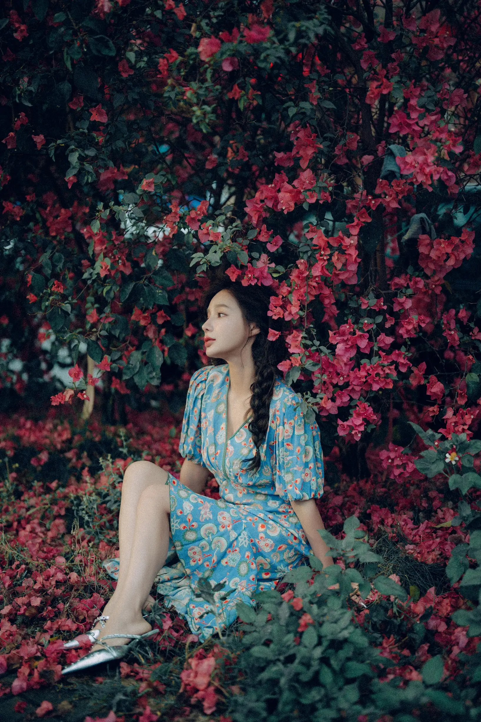 [艺图语] 2022.06.25 Vol.1282 – 发光的发丝，三角梅瀑布下的女神 姝雯同学#[55P]-2