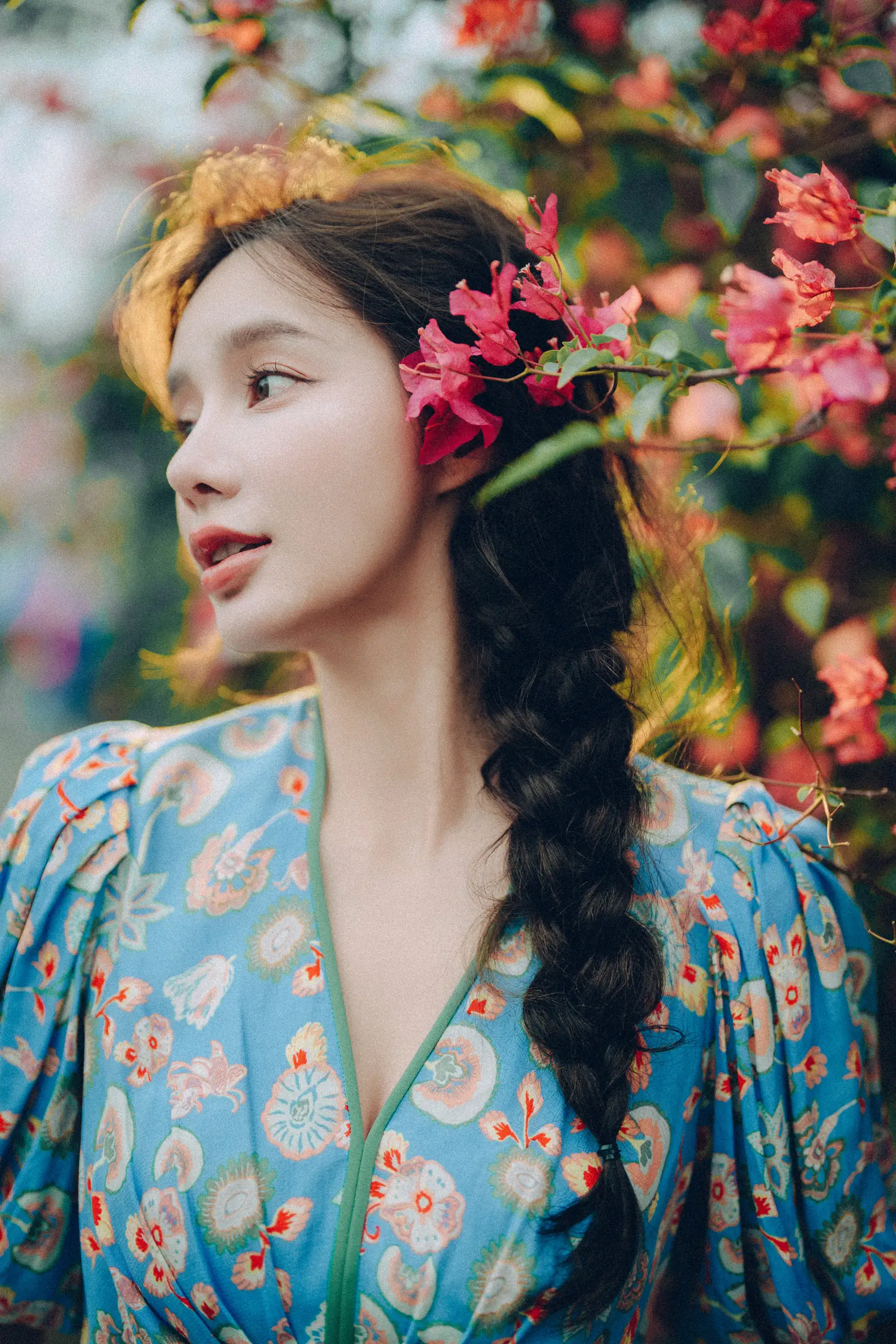 [艺图语] 2022.06.25 Vol.1282 – 发光的发丝，三角梅瀑布下的女神 姝雯同学#[55P]-9