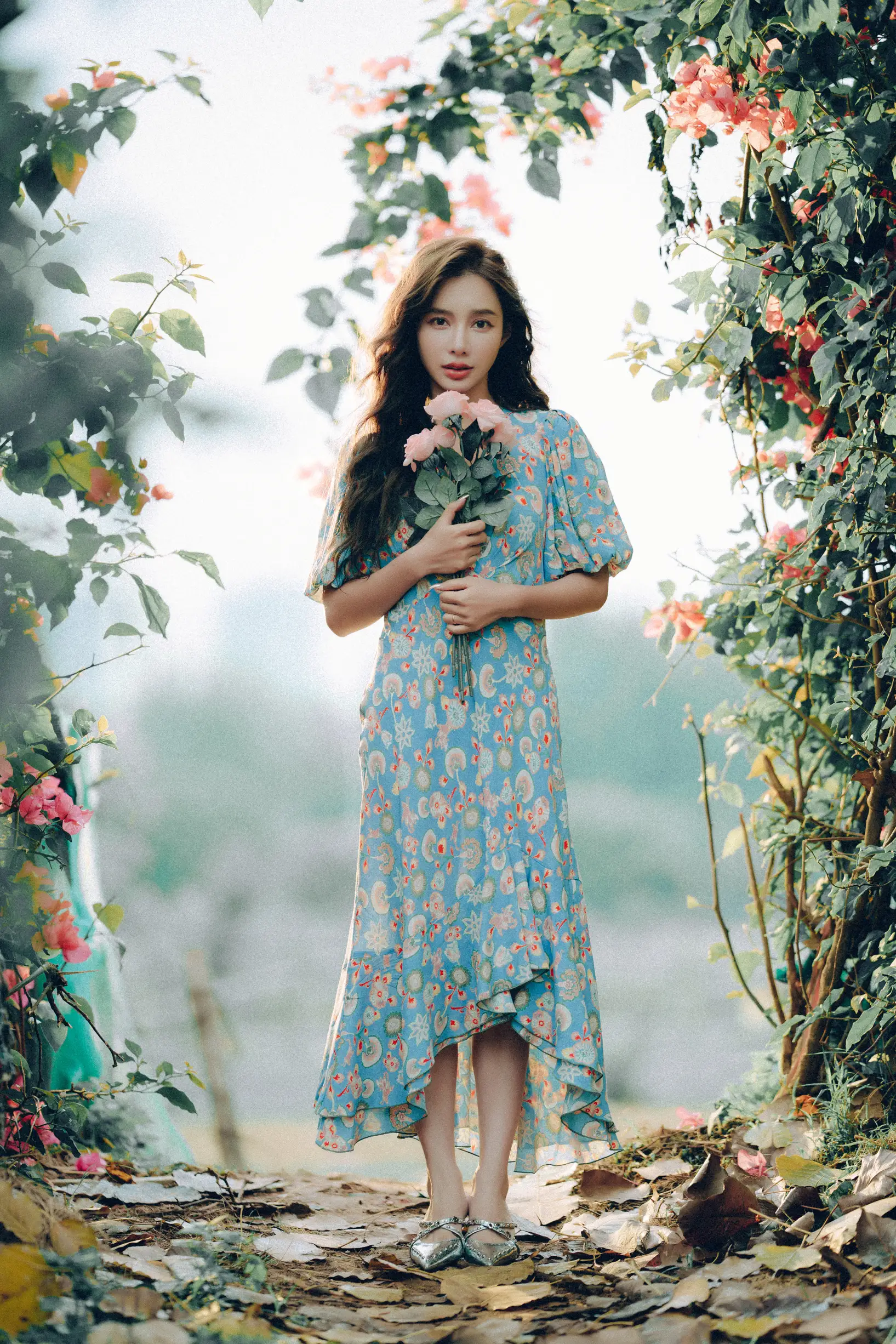 [艺图语] 2022.06.25 Vol.1282 – 发光的发丝，三角梅瀑布下的女神 姝雯同学#[55P]-6