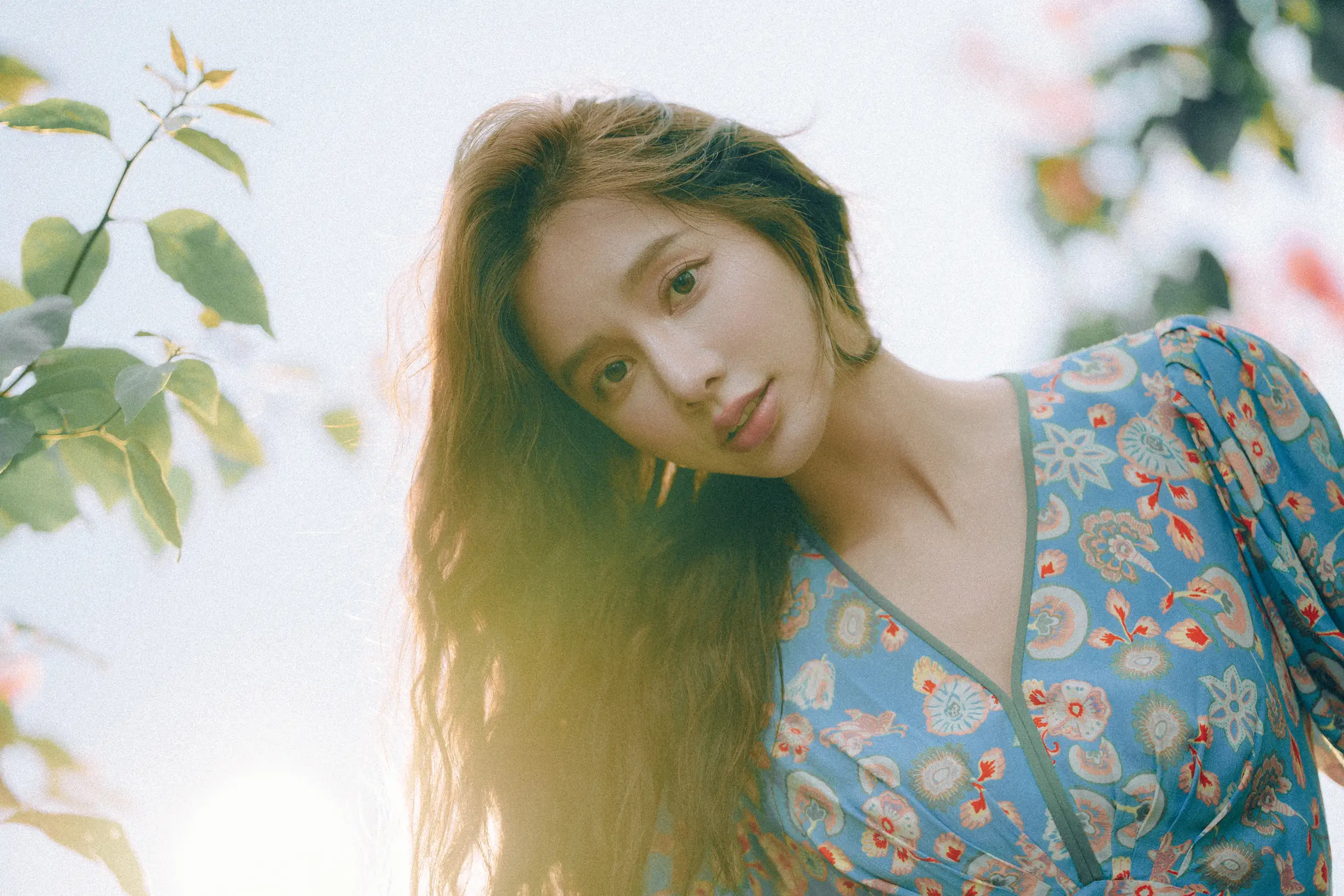 [艺图语] 2022.06.25 Vol.1282 – 发光的发丝，三角梅瀑布下的女神 姝雯同学#[55P]-4