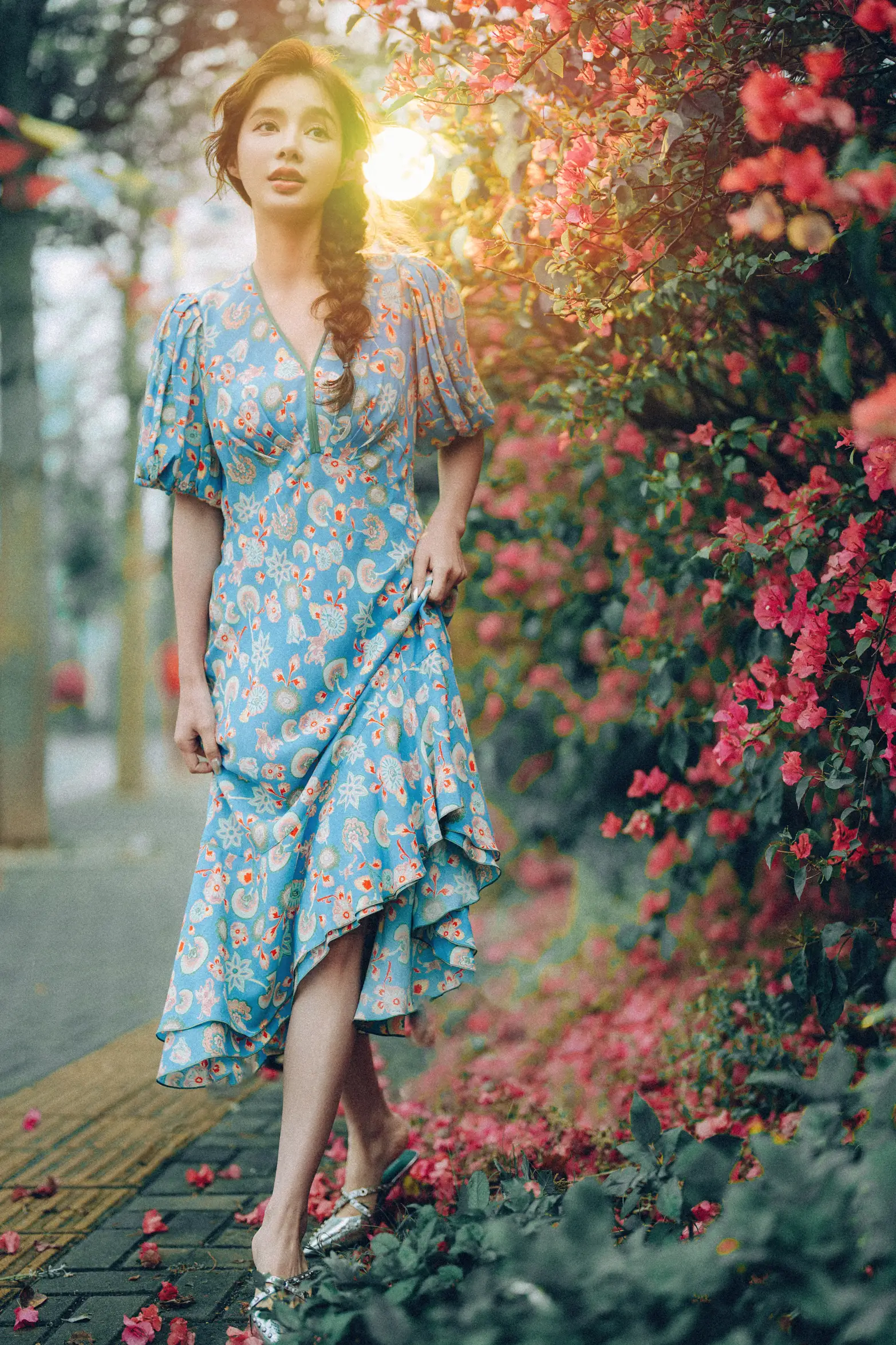 [艺图语] 2022.06.25 Vol.1282 – 发光的发丝，三角梅瀑布下的女神 姝雯同学#[55P]-3