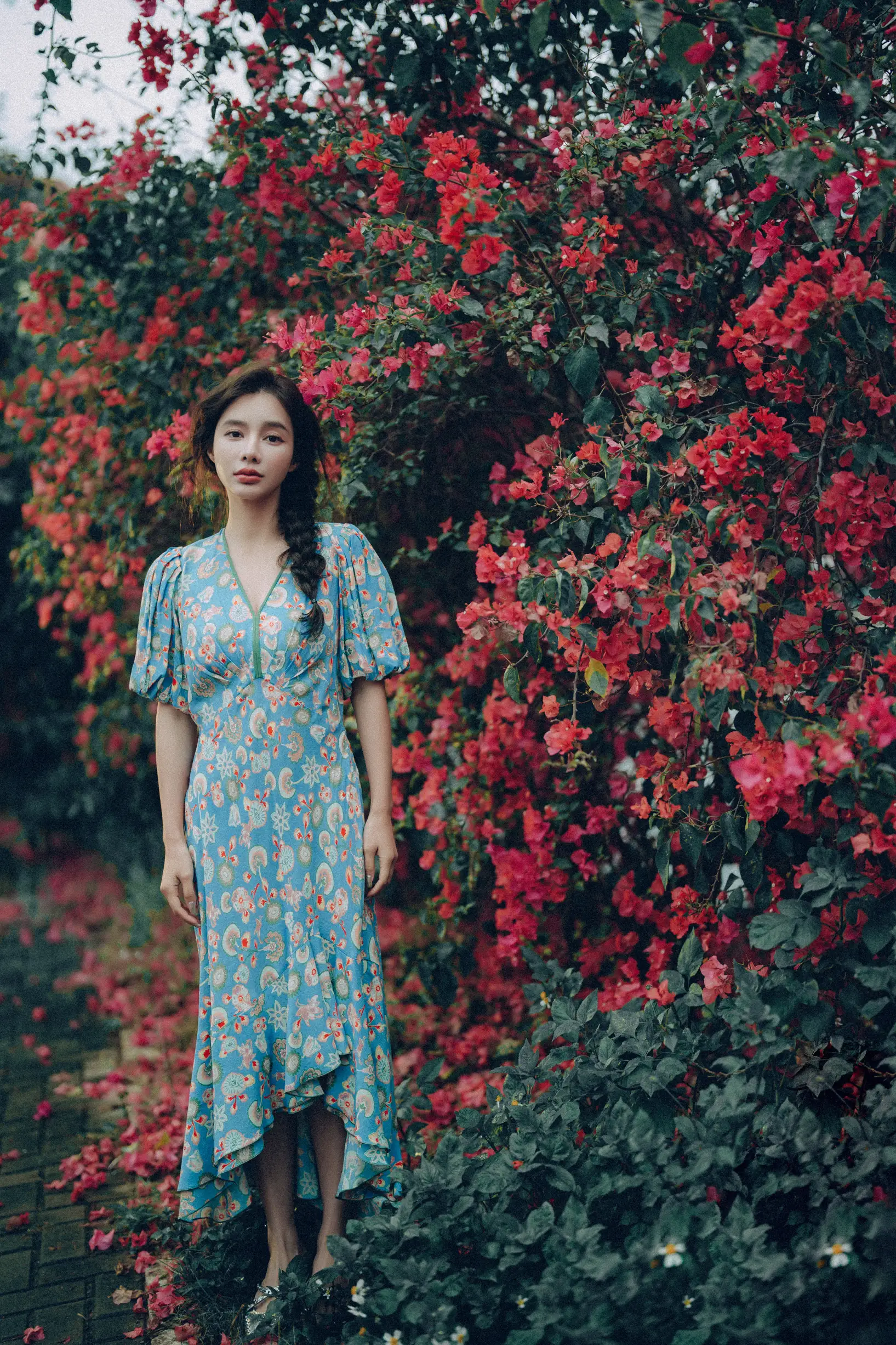 [艺图语] 2022.06.25 Vol.1282 – 发光的发丝，三角梅瀑布下的女神 姝雯同学#[55P]-7