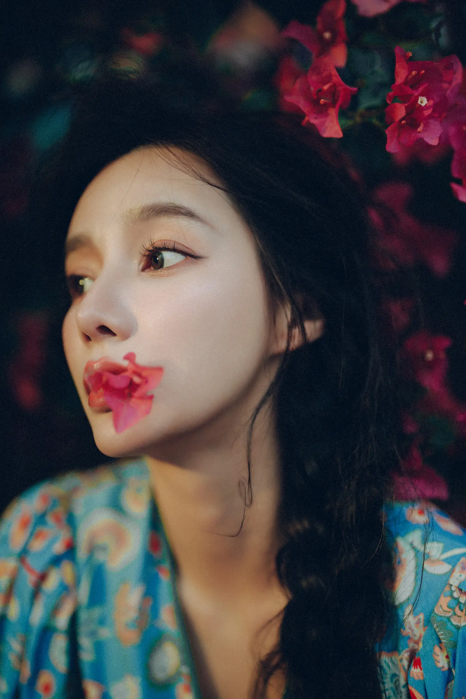 [艺图语] 2022.06.25 Vol.1282 – 发光的发丝，三角梅瀑布下的女神 姝雯同学#[55P]-8