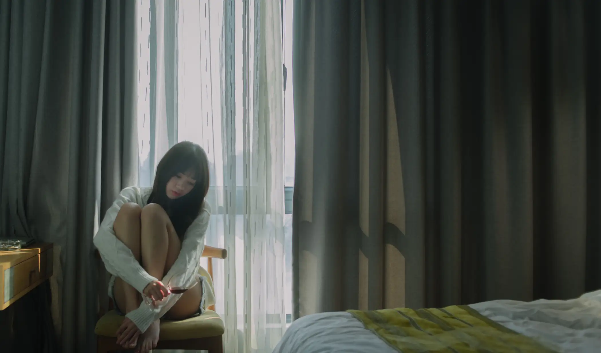 [艺图语] 2021.07.30 Vol.103 – 他不爱我 晓君#[32P]-2