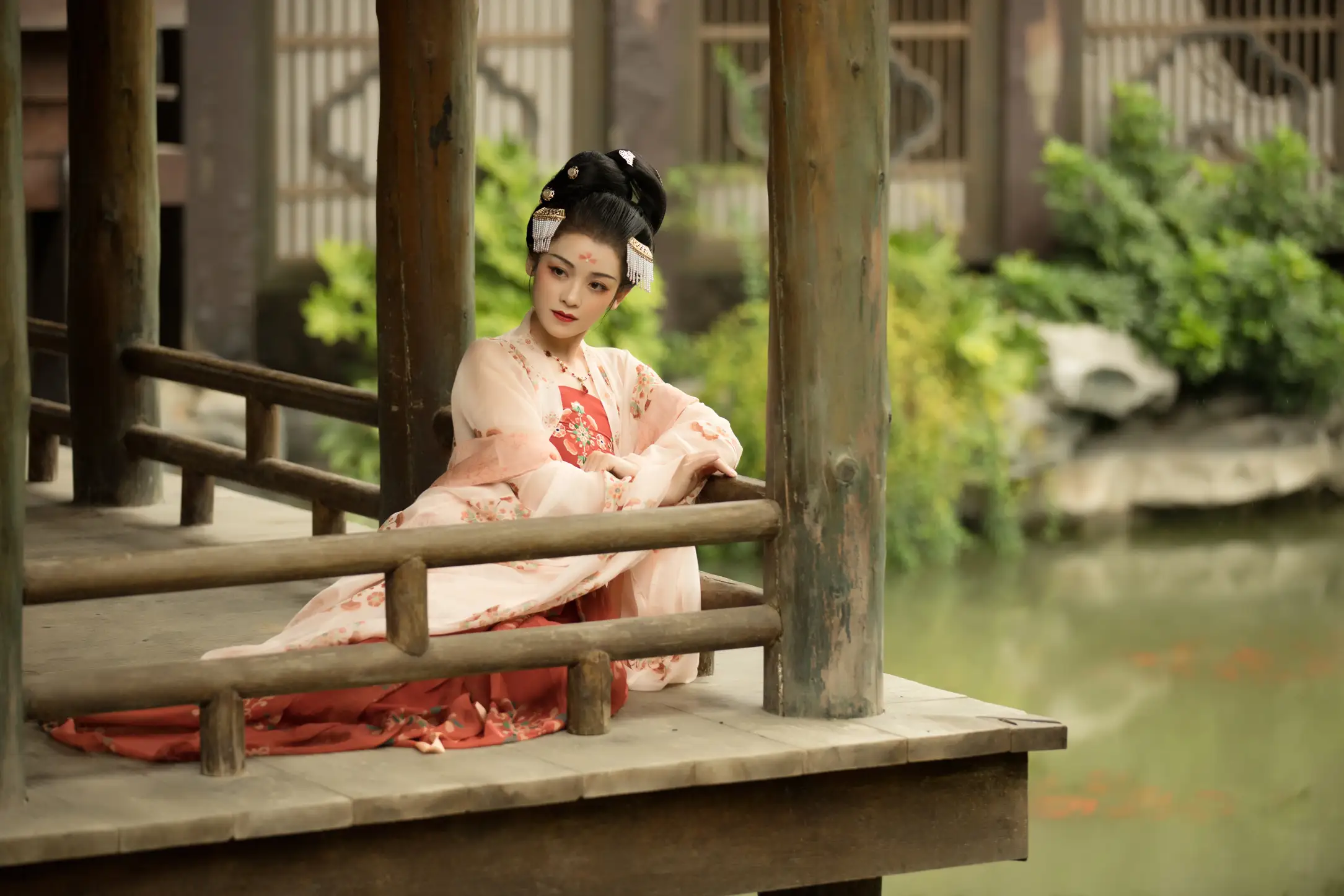 [艺图语] 2022.07.06 Vol.1395 – 阙楼霓裳 清沅斋#[43P]-1